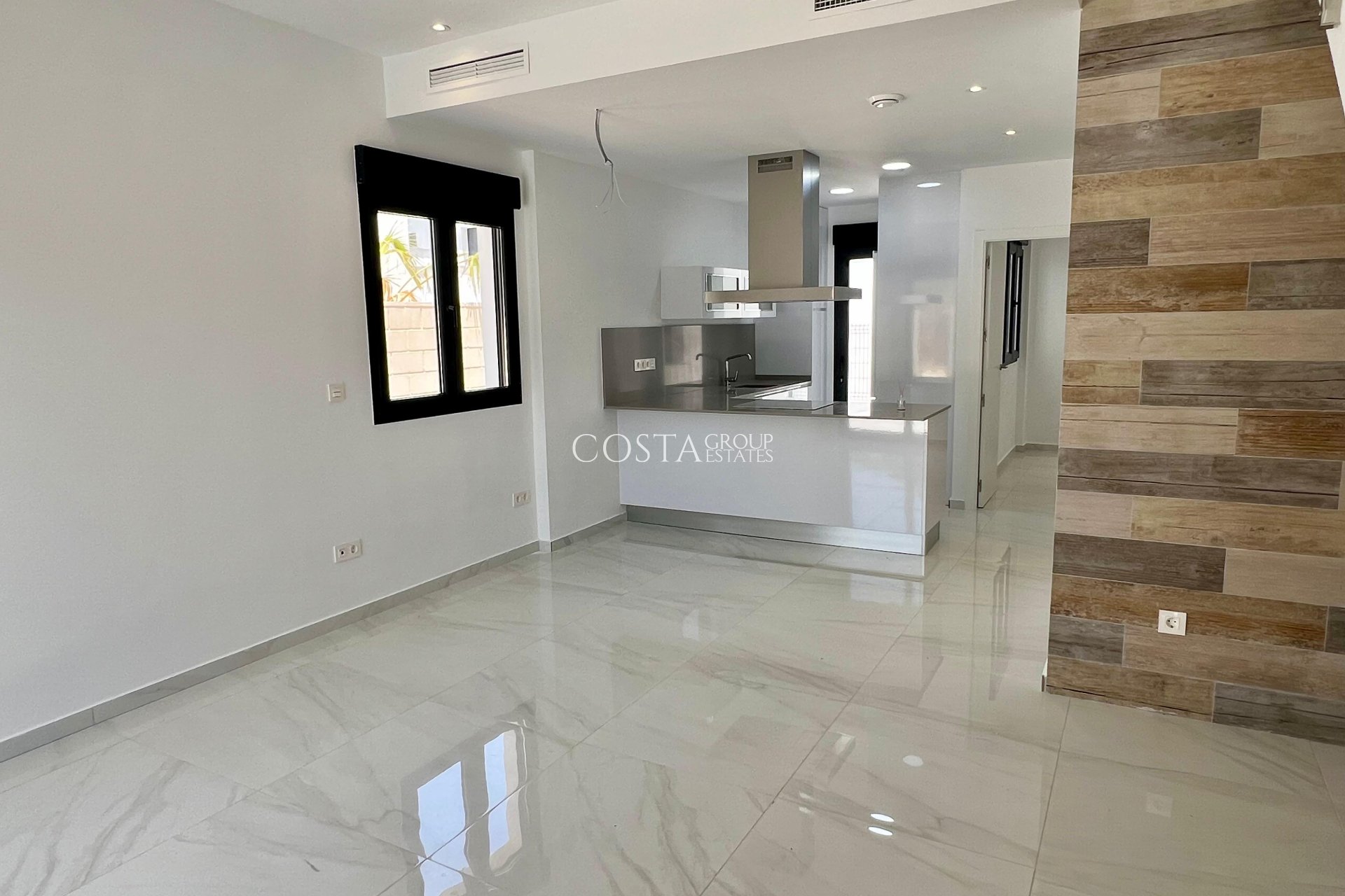 Neue Gebäude - detached -
Polop