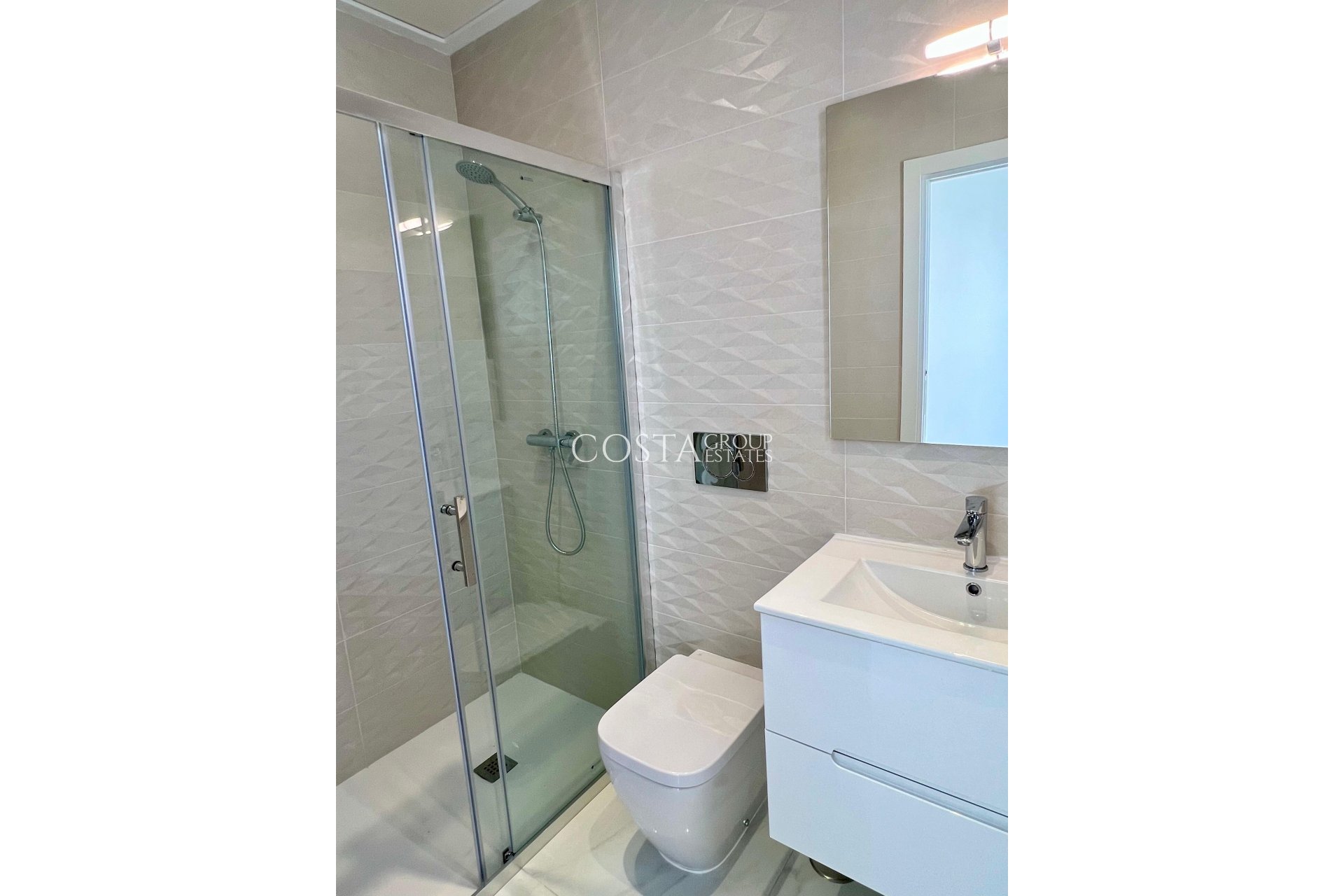 Neue Gebäude - detached -
Polop