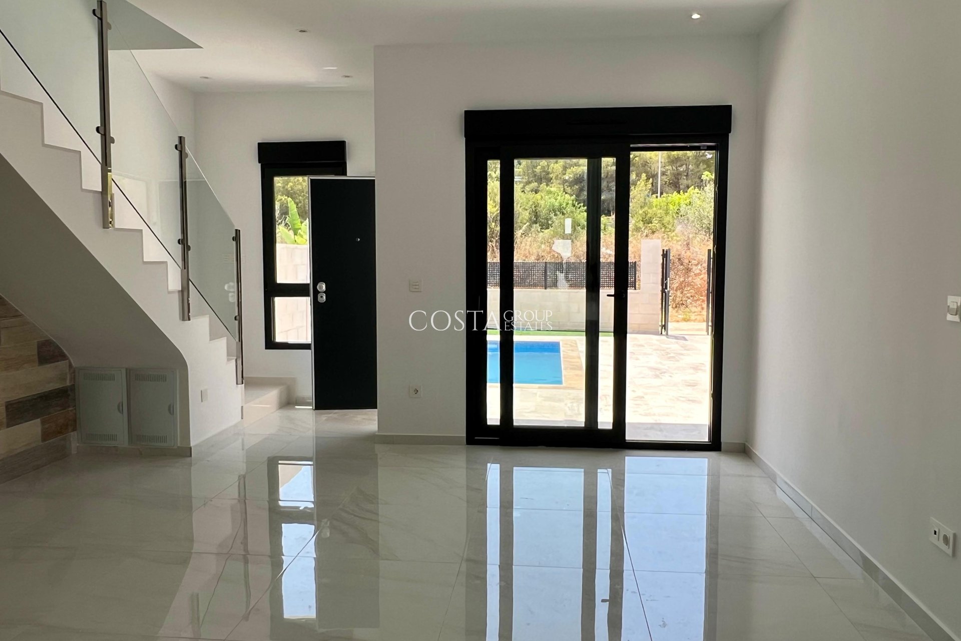 Neue Gebäude - detached -
Polop