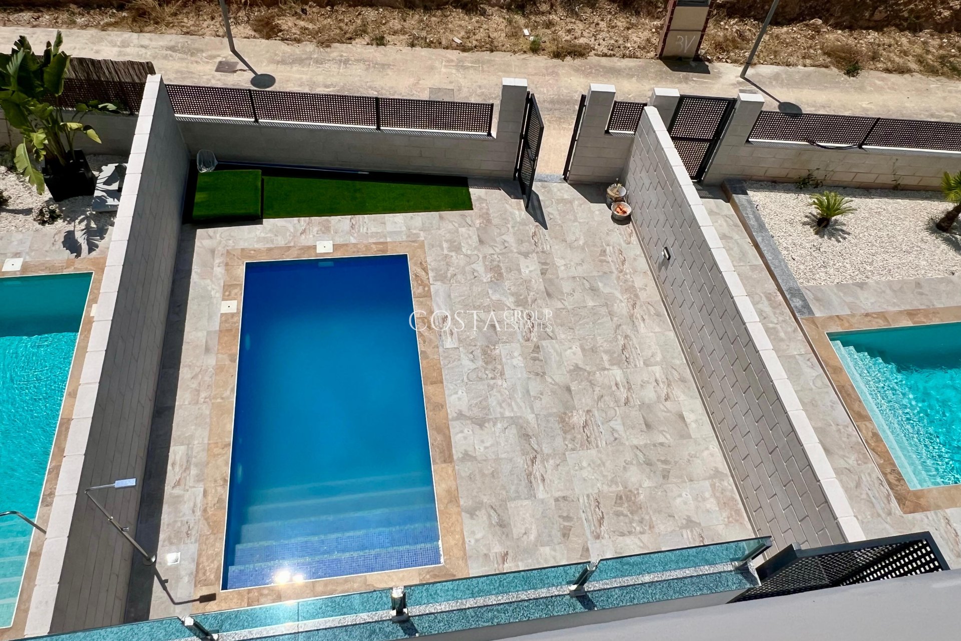 Neue Gebäude - detached -
Polop