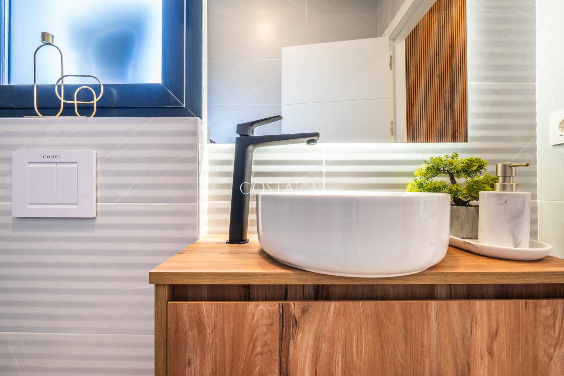 Neue Gebäude - detached -
Torre-Pacheco