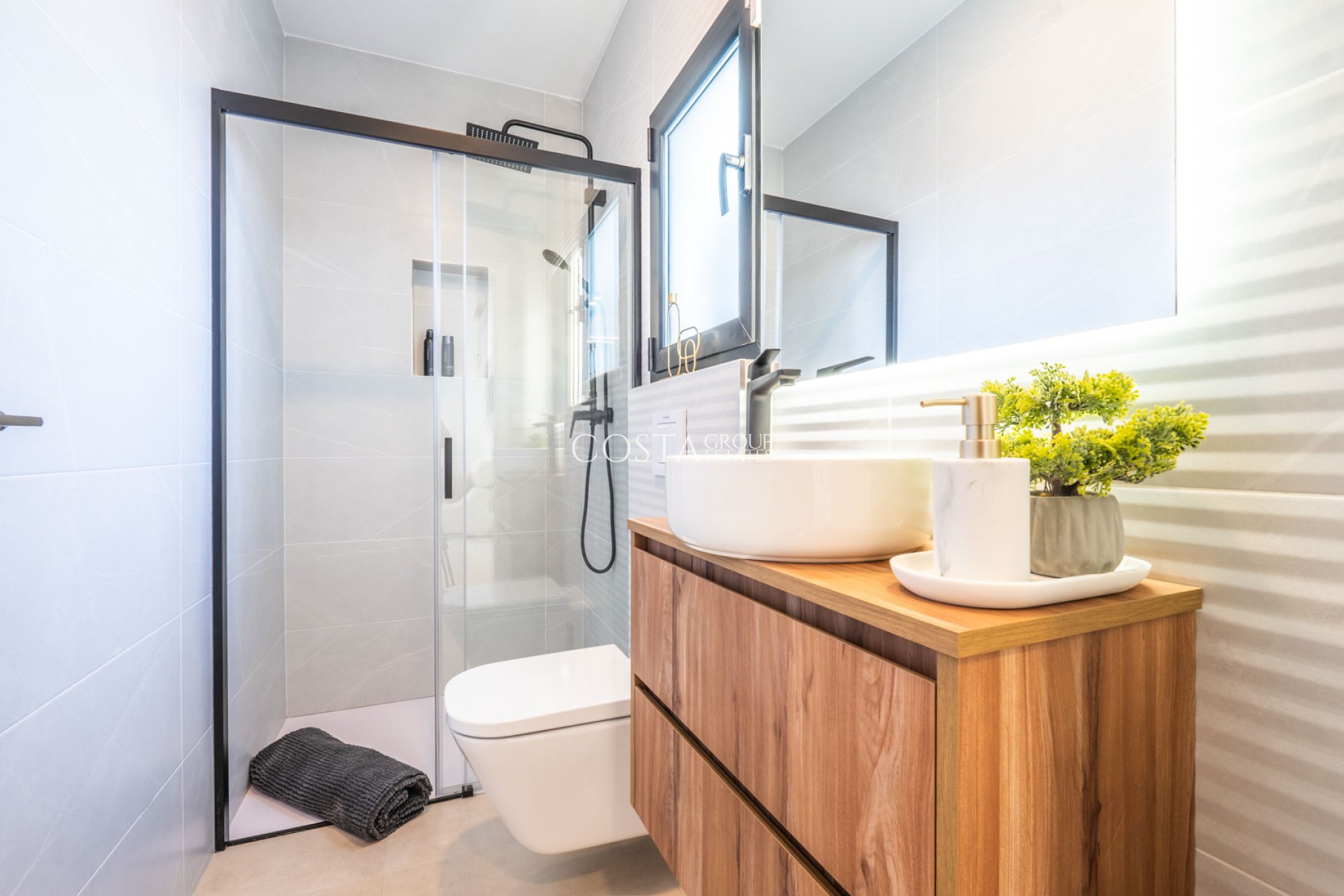 Neue Gebäude - detached -
Torre-Pacheco