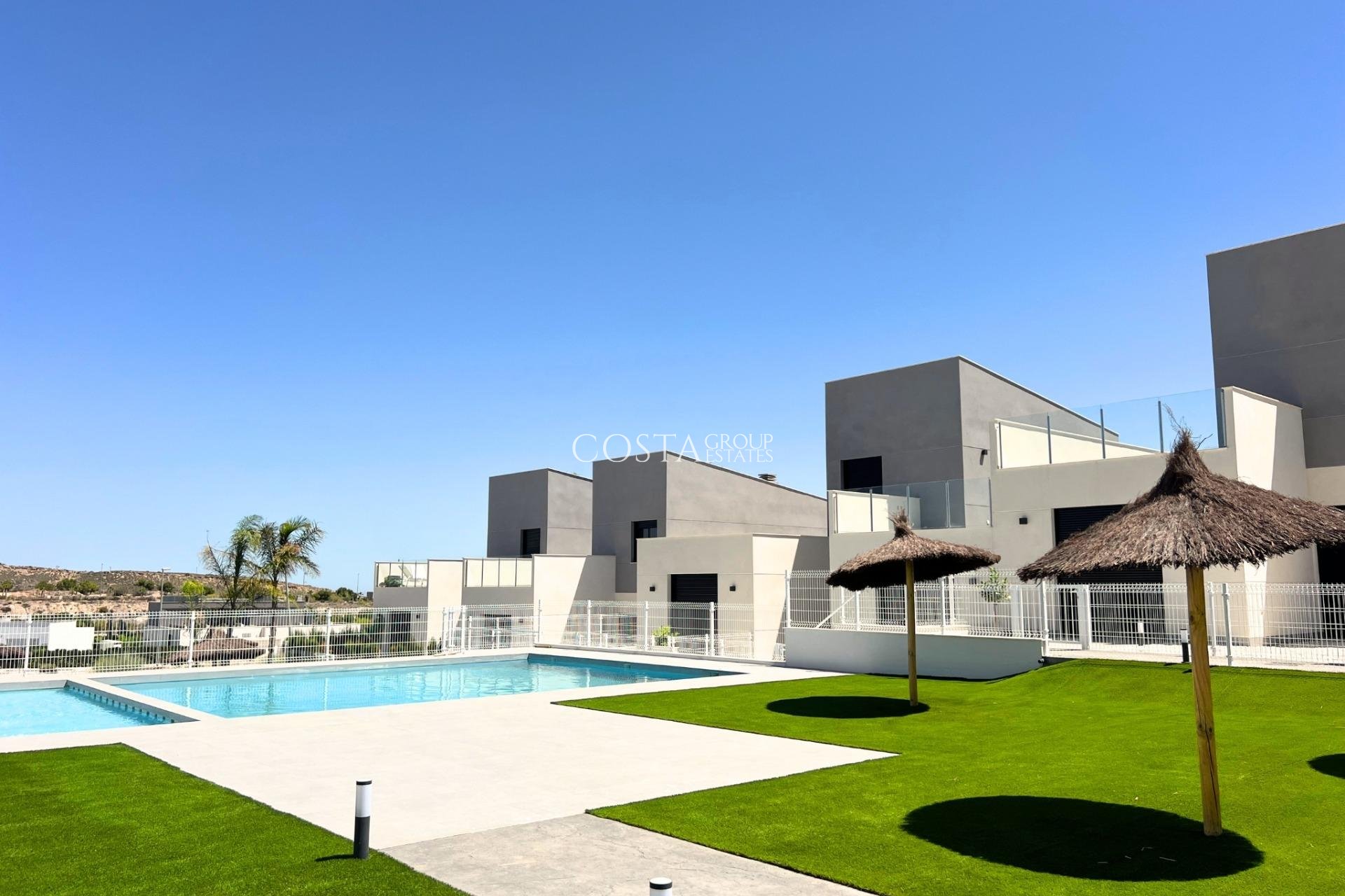 Neue Gebäude - House -
Banos y Mendigo - Altaona Golf