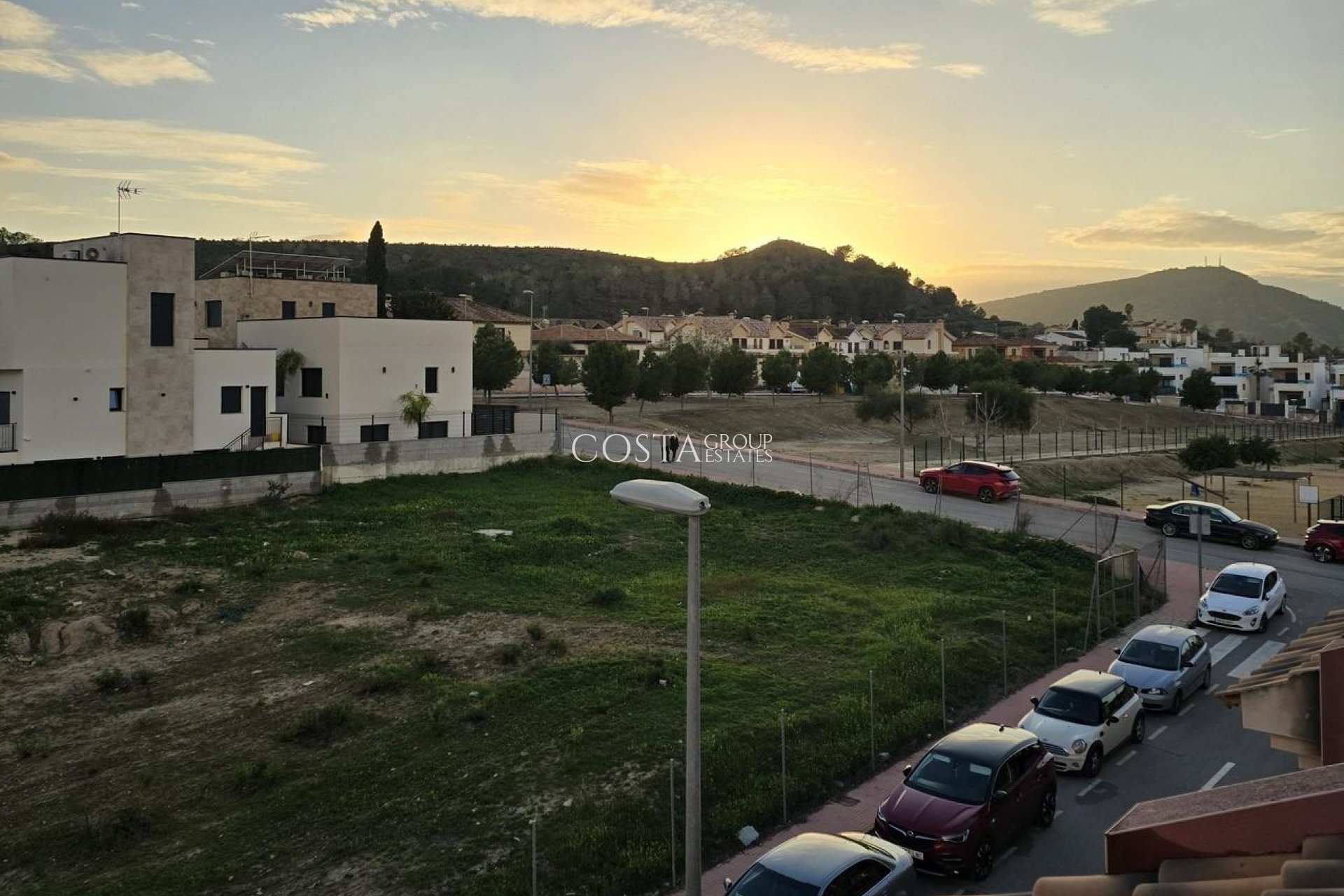 Neue Gebäude - House -
Bigastro - pueblo