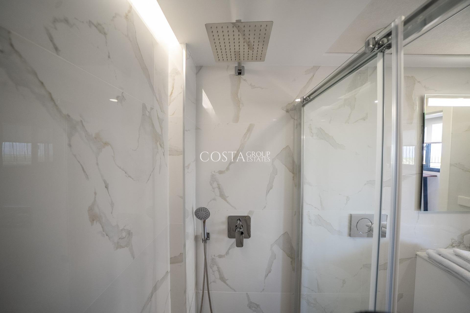 Neue Gebäude - Villa -
Algorfa - La Finca Golf