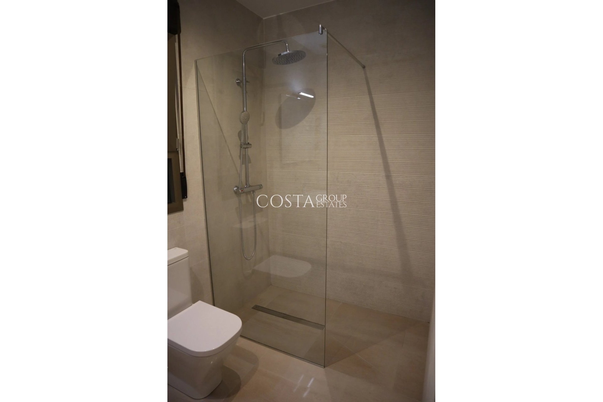 Neue Gebäude - Villa -
Aspe