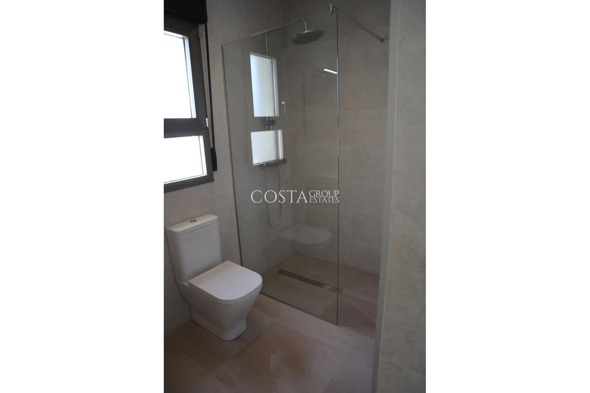 Neue Gebäude - Villa -
Aspe