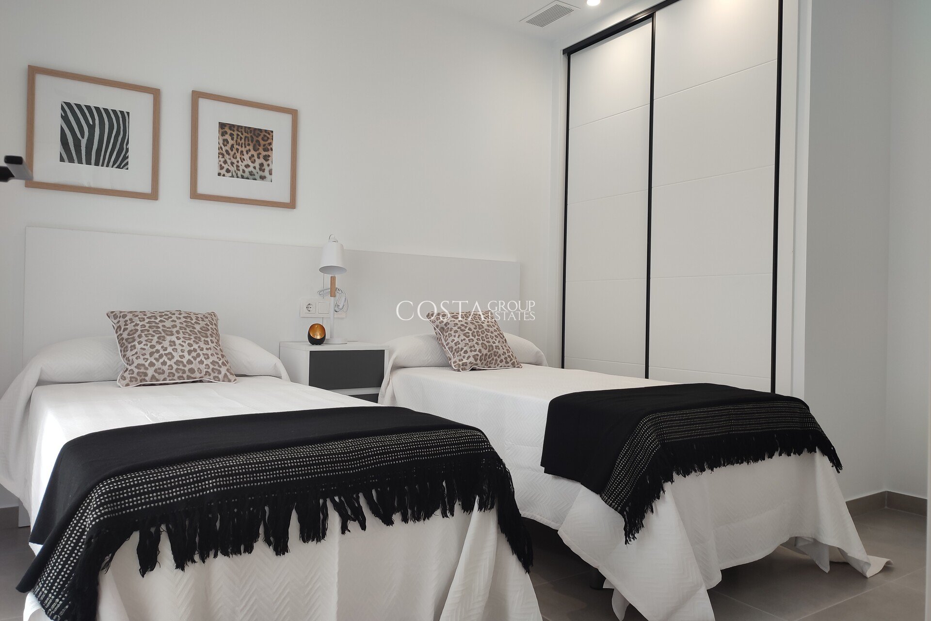 Neue Gebäude - Villa -
Balsicas