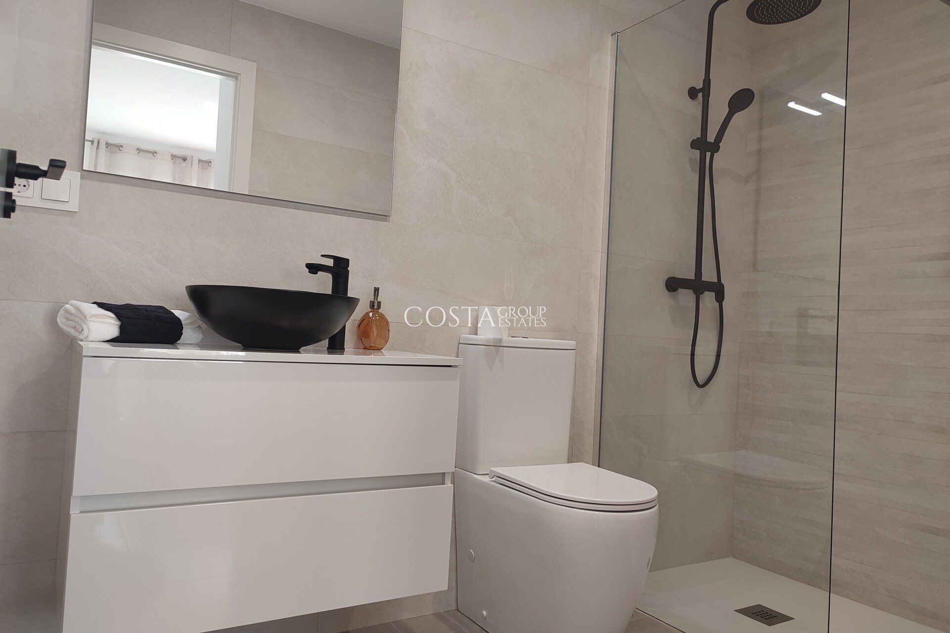 Neue Gebäude - Villa -
Balsicas