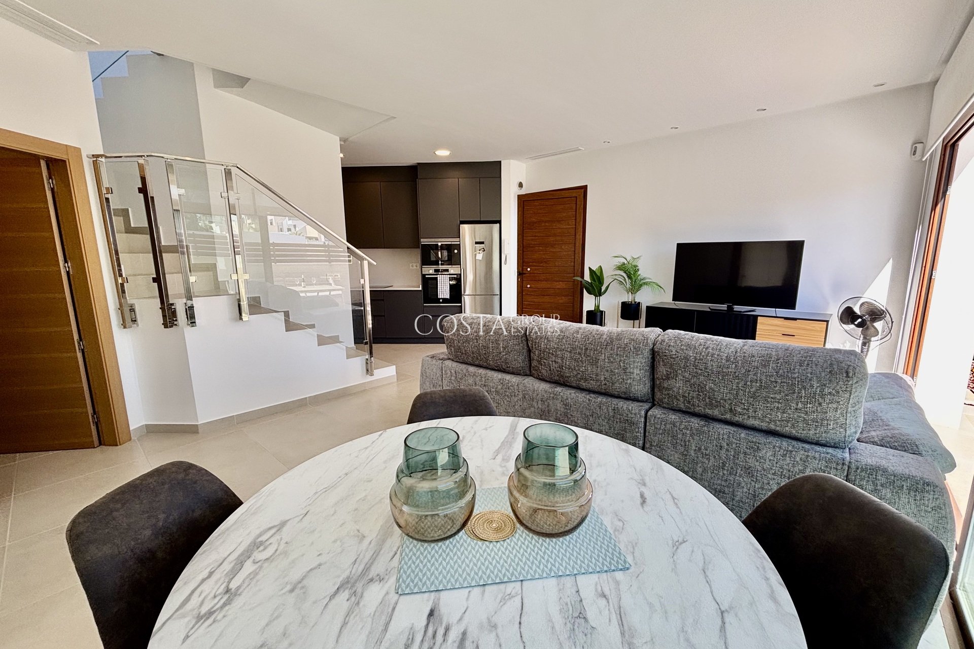 Neue Gebäude - Villa -
Benijofar