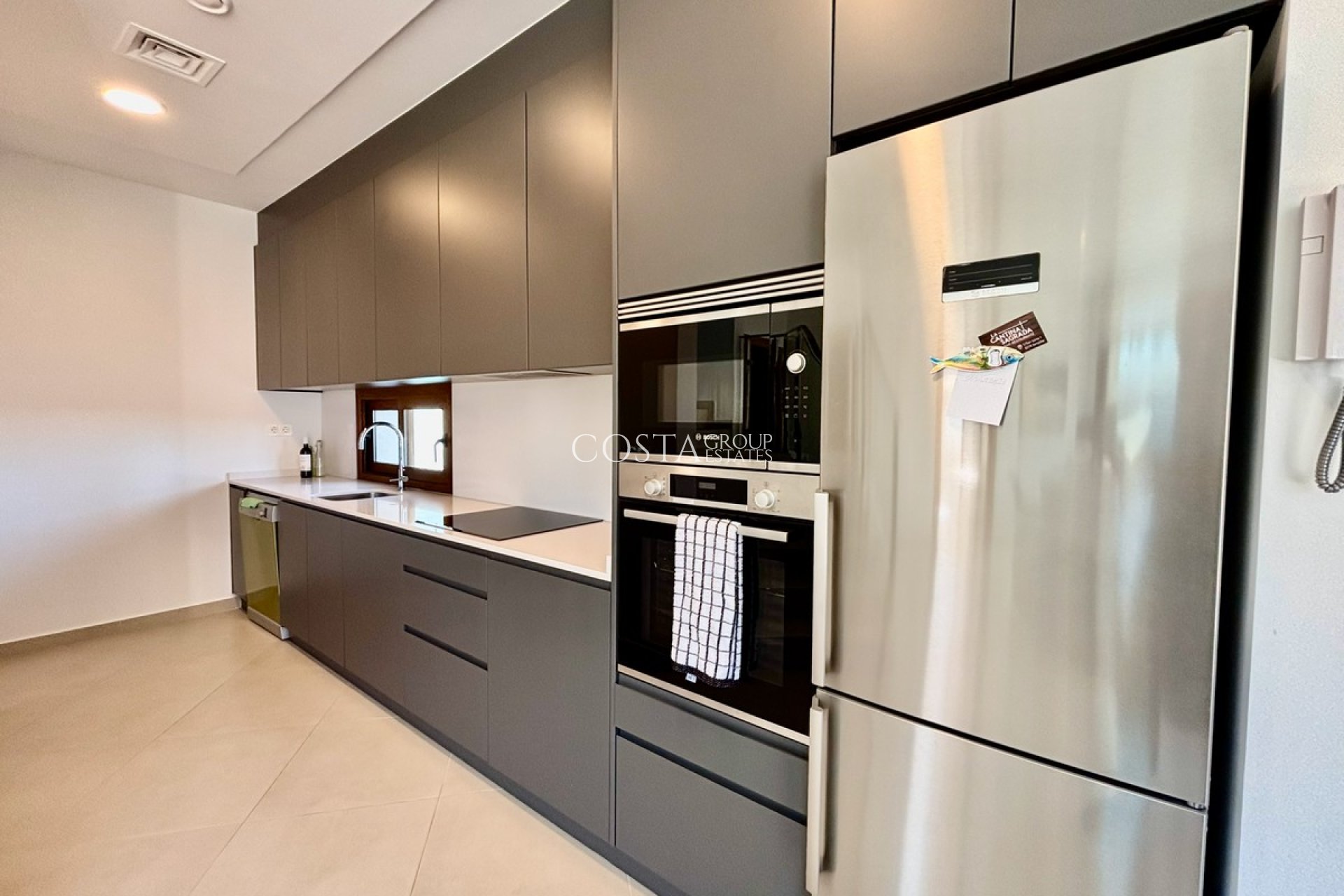 Neue Gebäude - Villa -
Benijofar