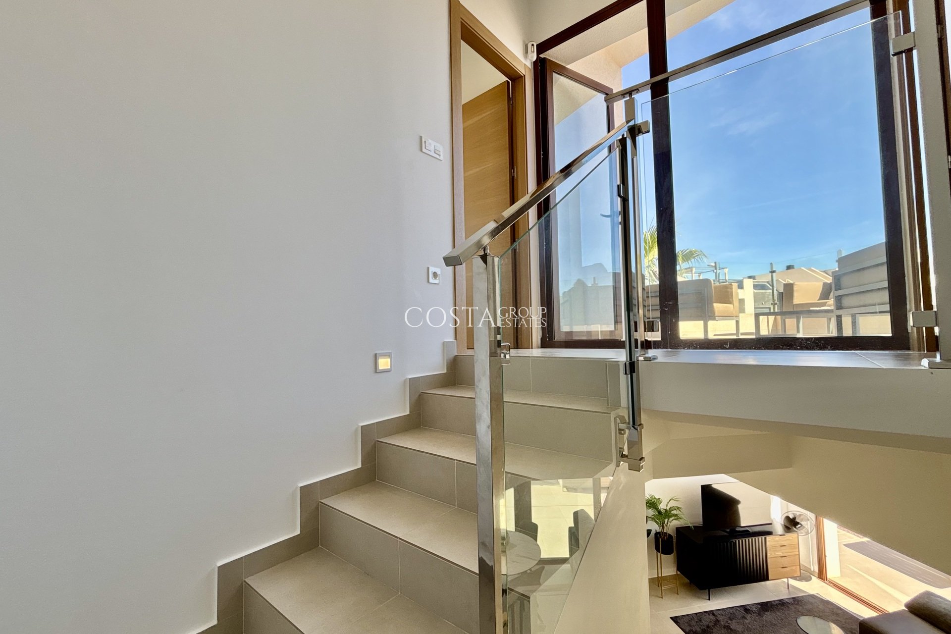 Neue Gebäude - Villa -
Benijofar