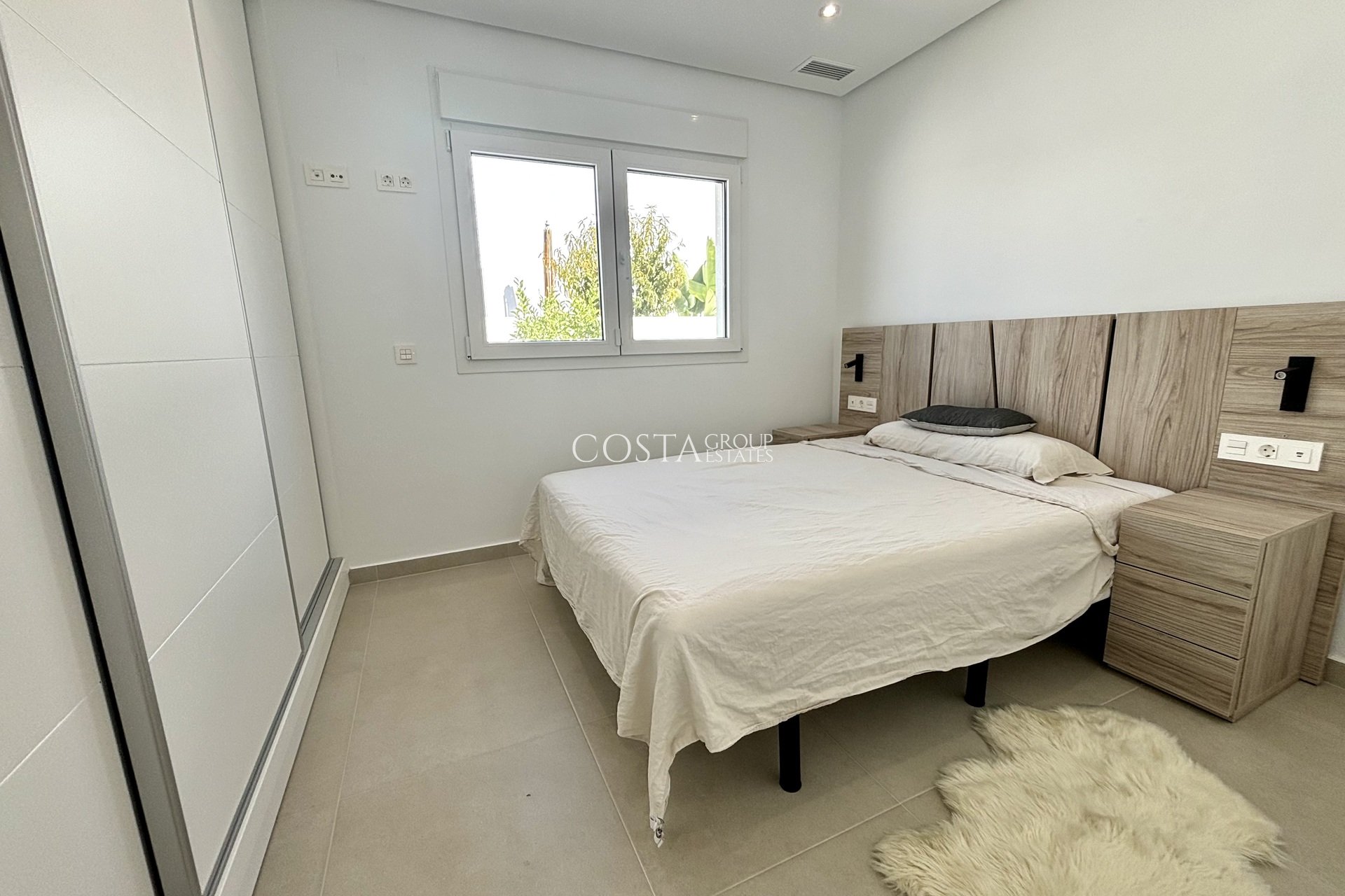 Neue Gebäude - Villa -
Benijofar