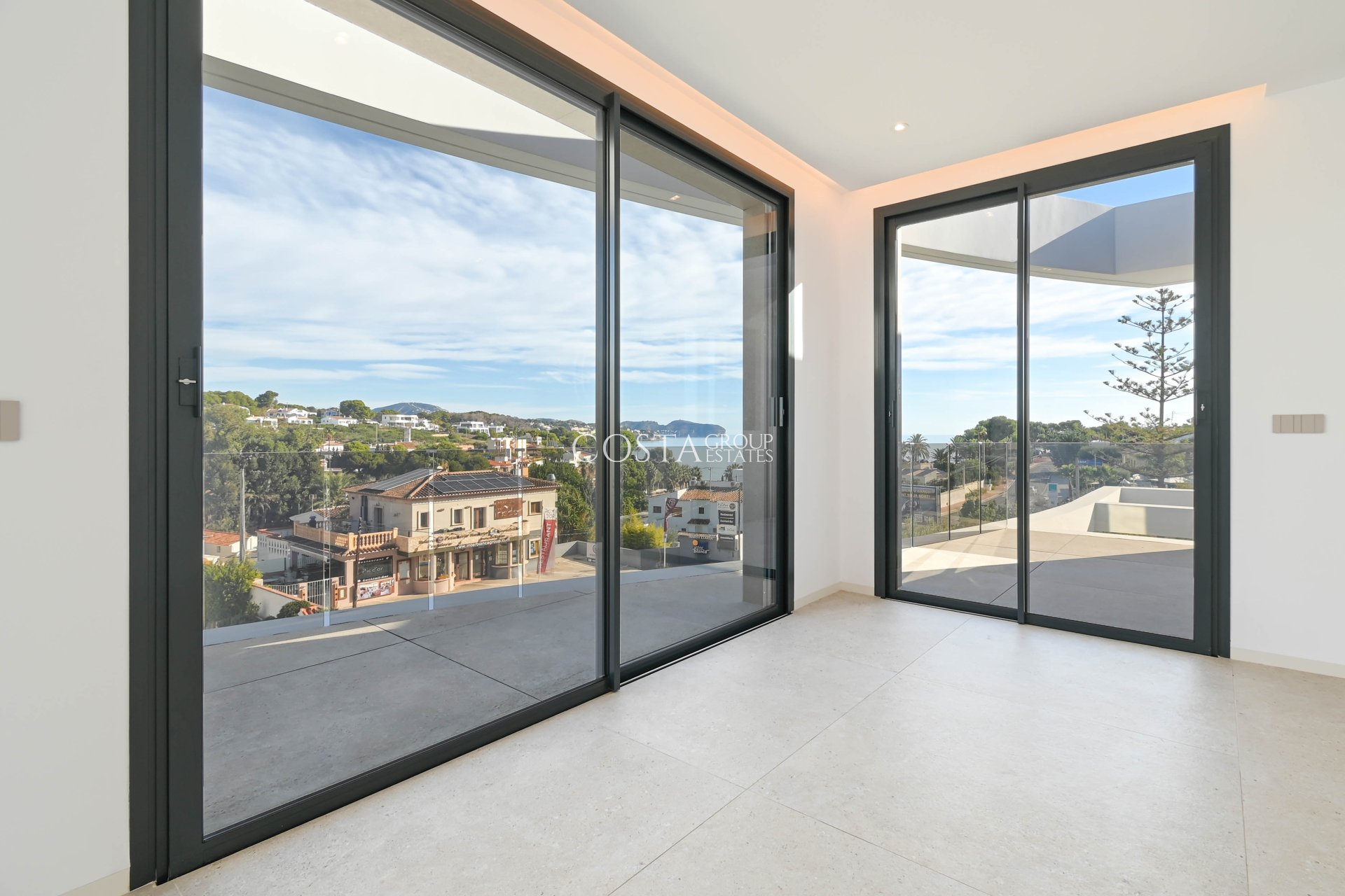 Neue Gebäude - Villa -
Benissa