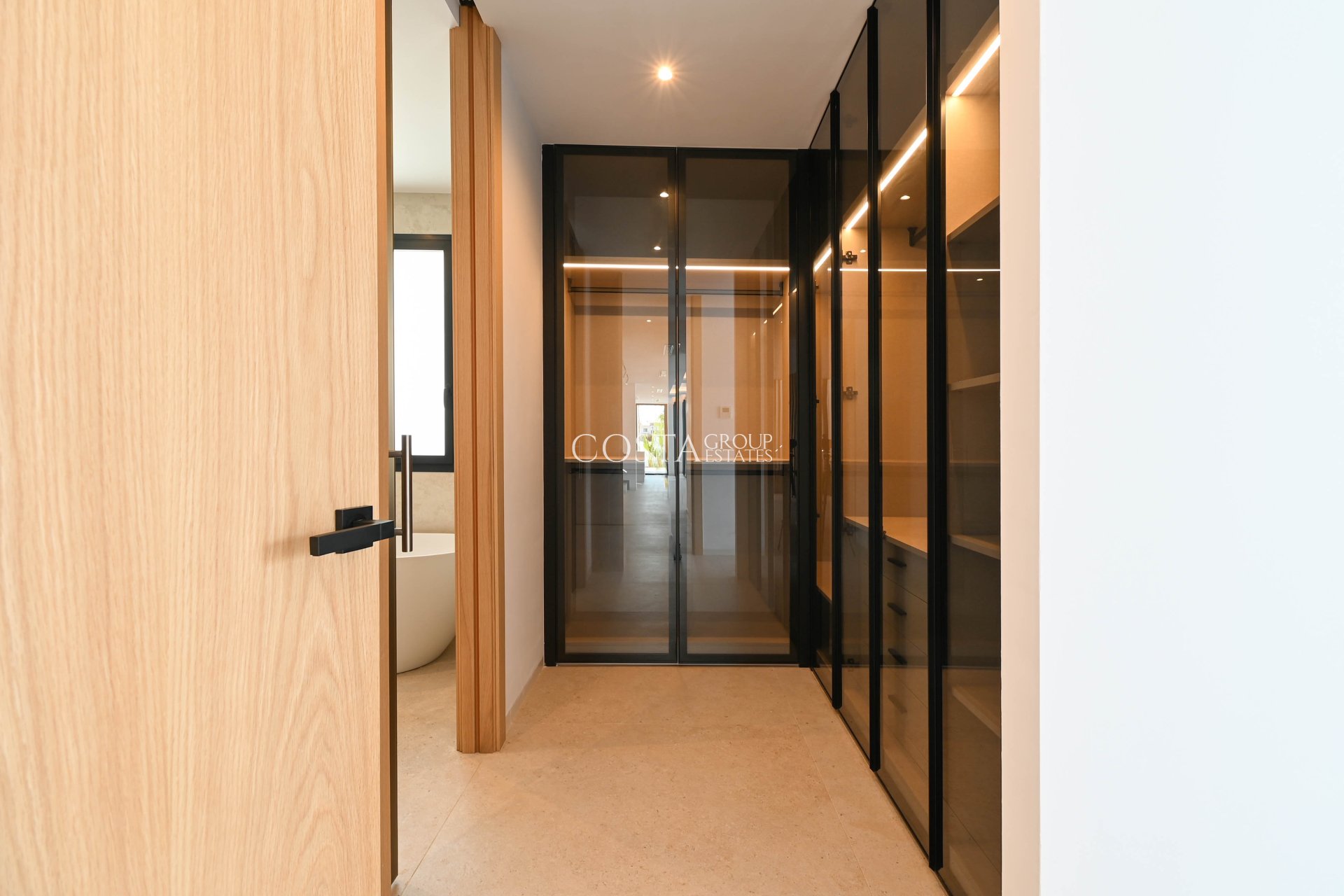 Neue Gebäude - Villa -
Benissa