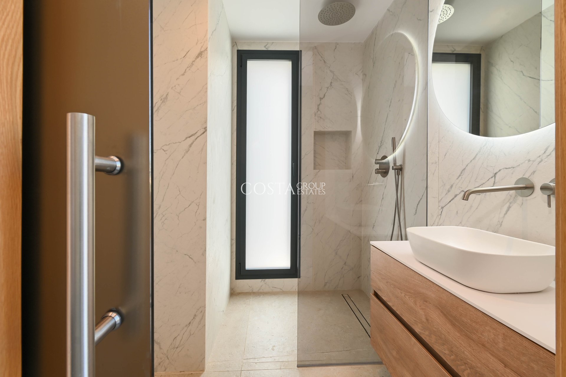 Neue Gebäude - Villa -
Benissa