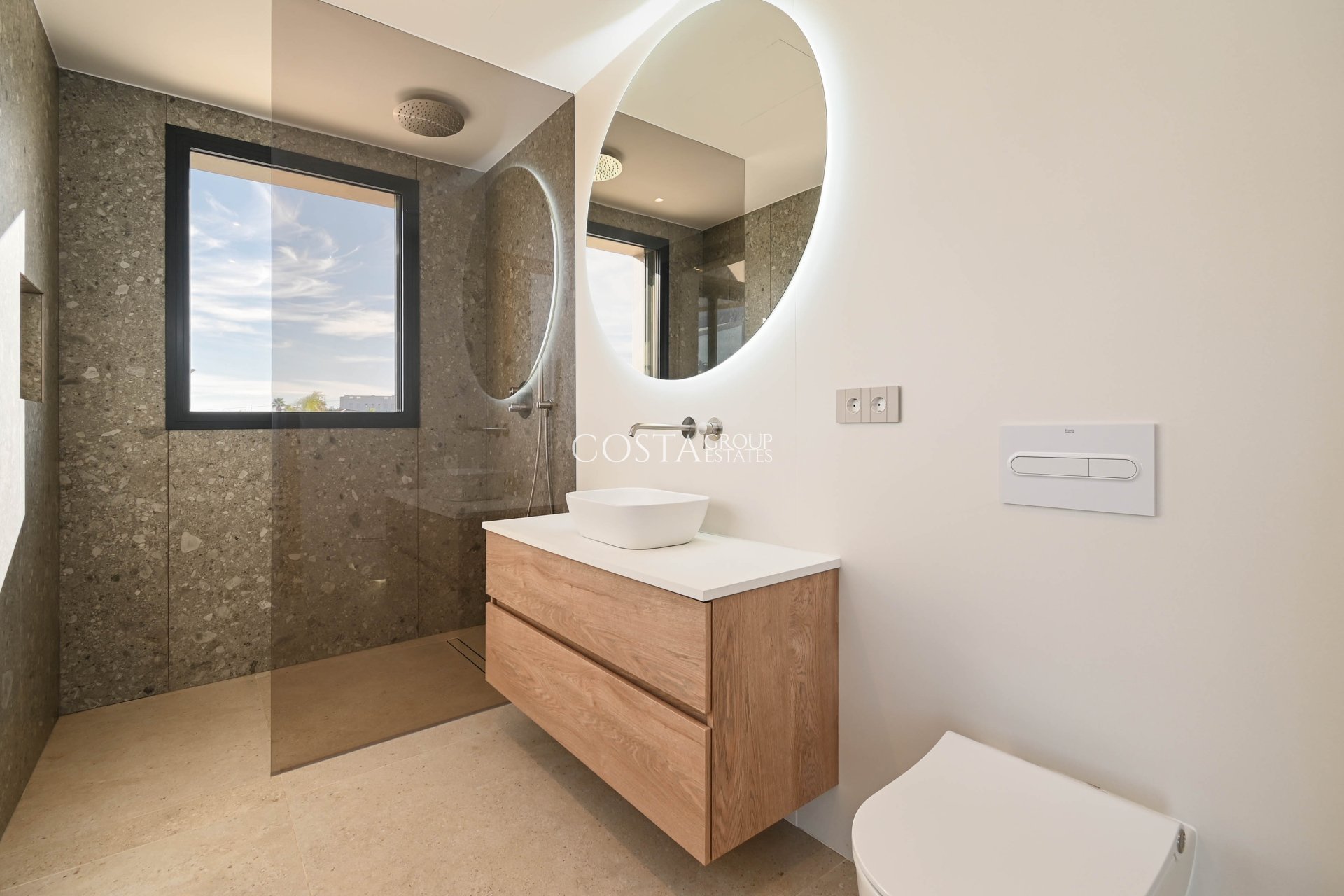 Neue Gebäude - Villa -
Benissa