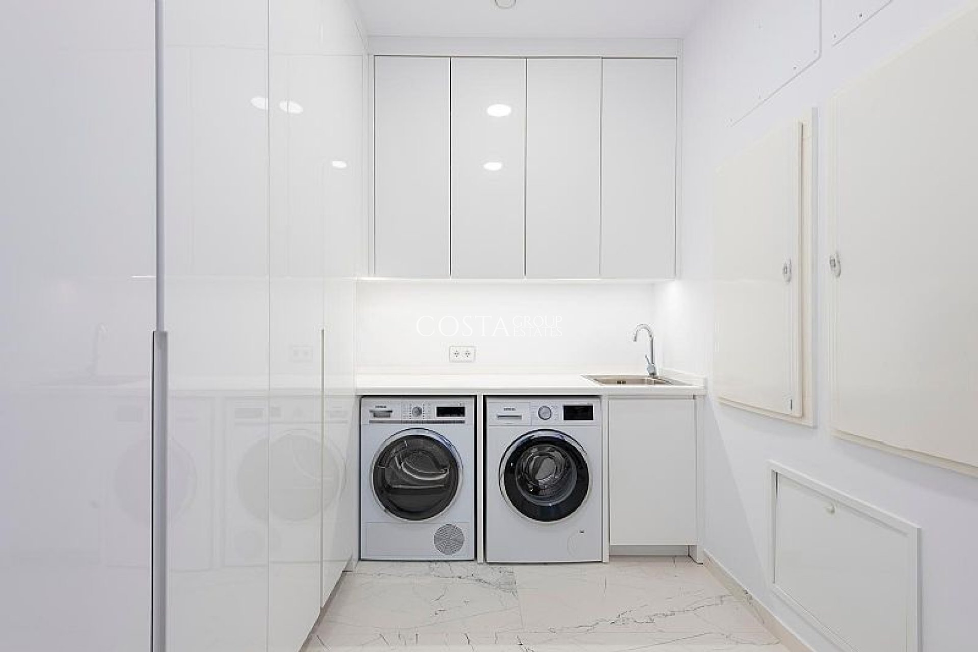 Neue Gebäude - Villa -
Calpe