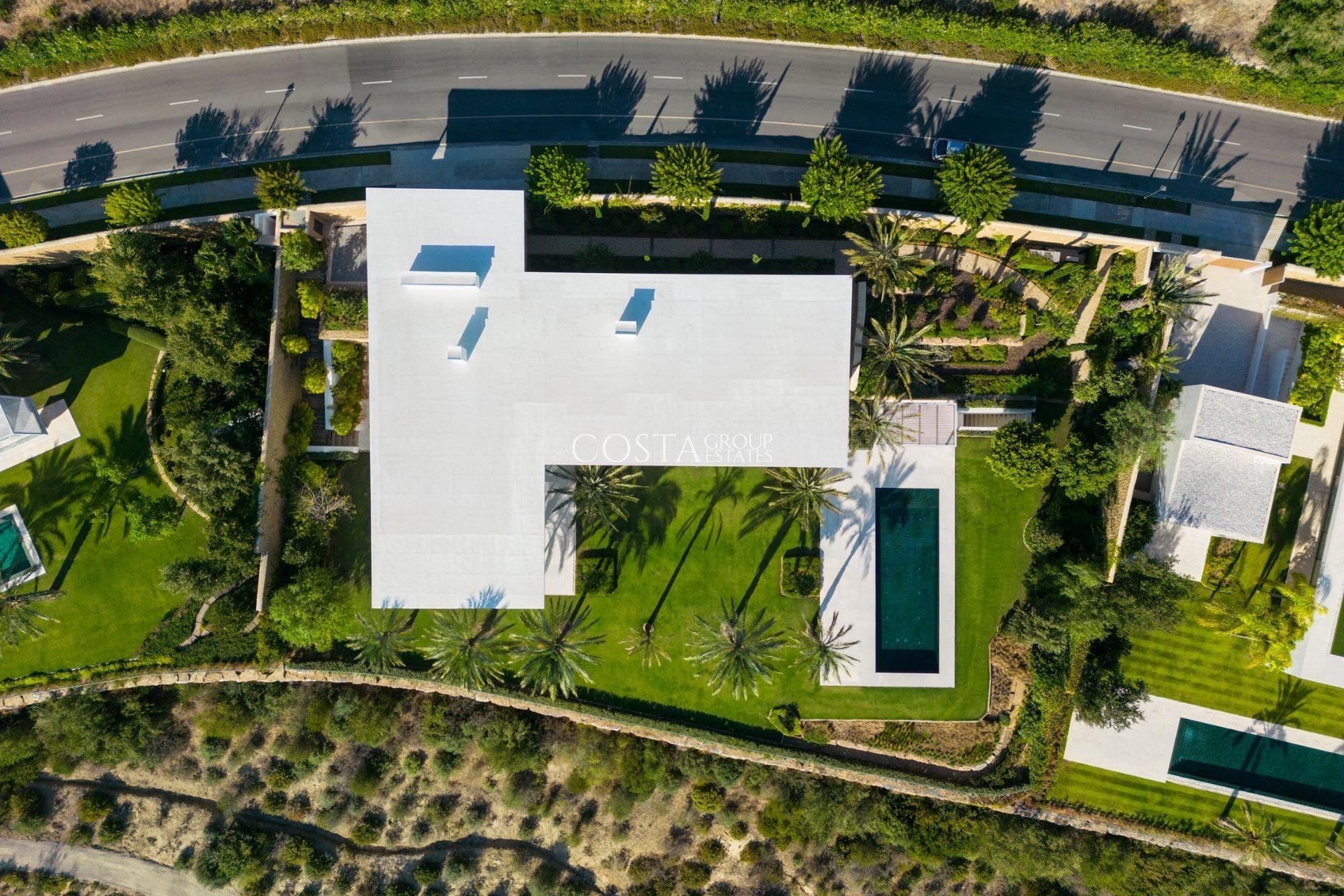 Neue Gebäude - Villa -
Casares - Pedregales