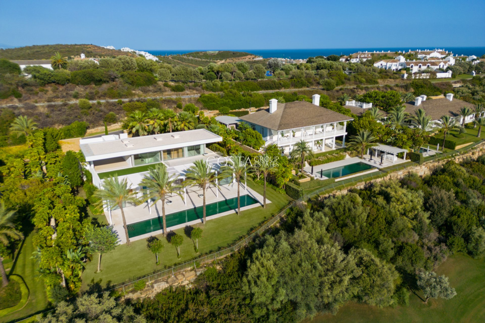 Neue Gebäude - Villa -
Casares