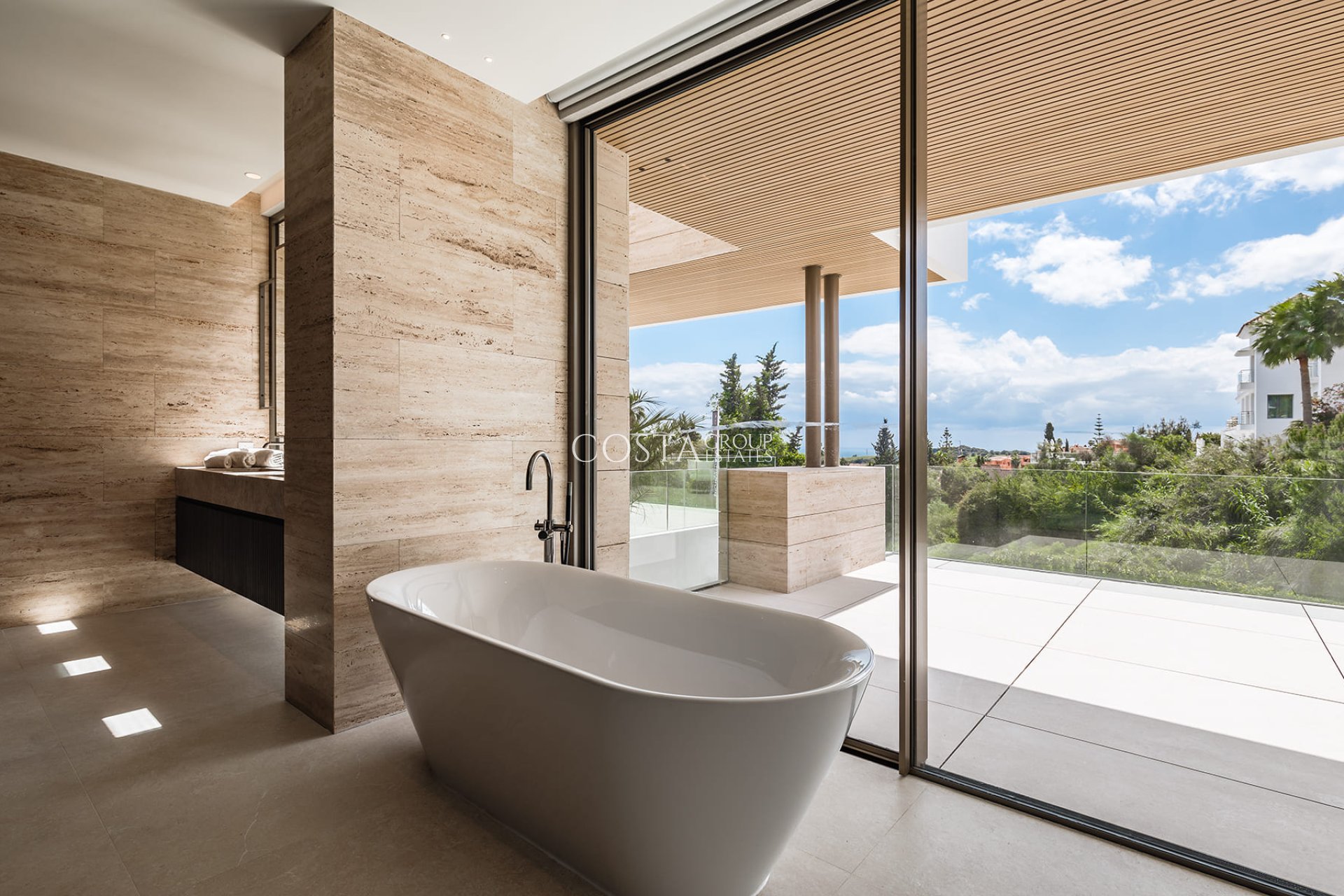 Neue Gebäude - Villa -
Cortés