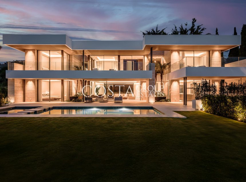 Neue Gebäude - Villa -
Cortés