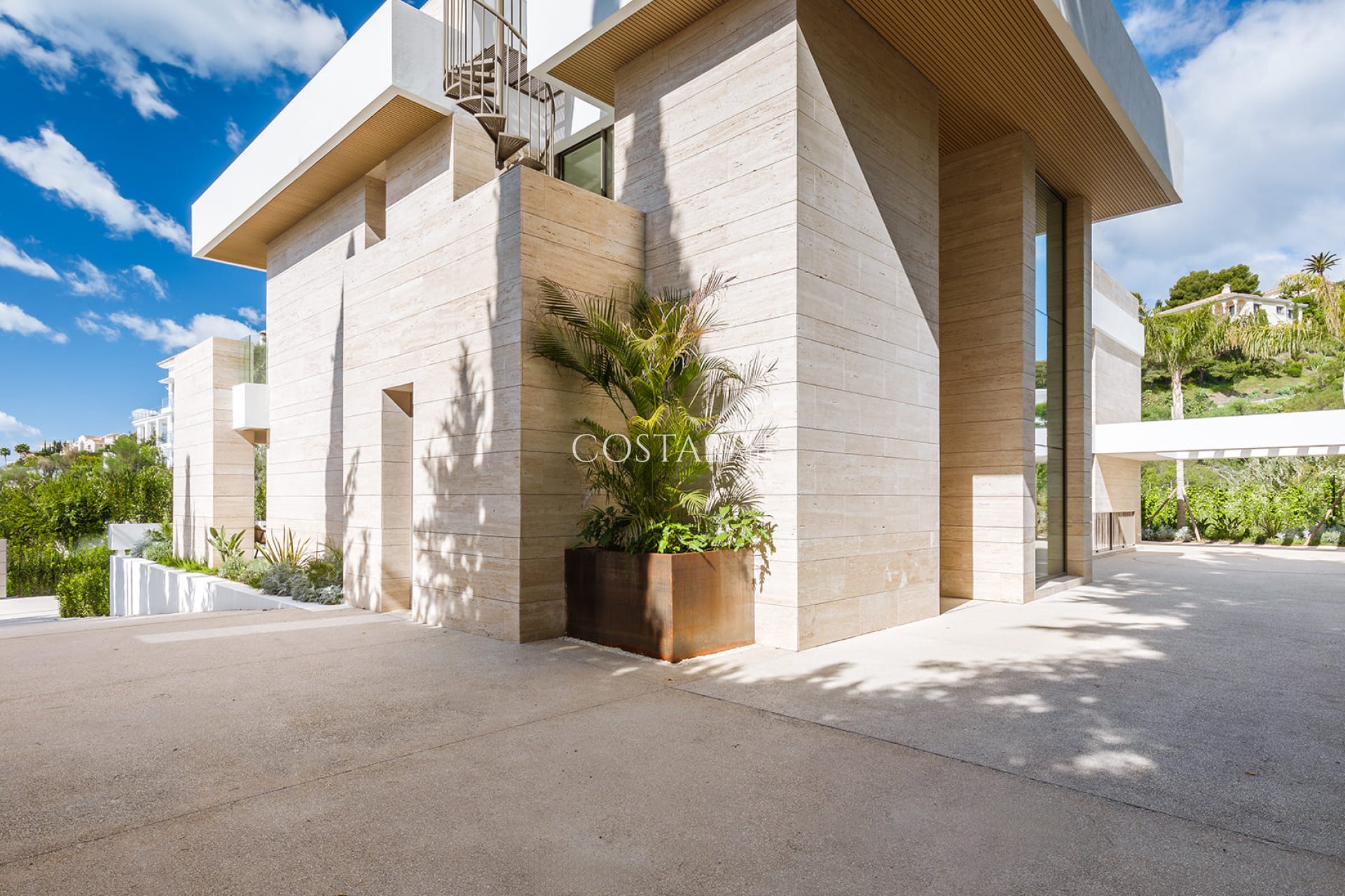 Neue Gebäude - Villa -
Cortés