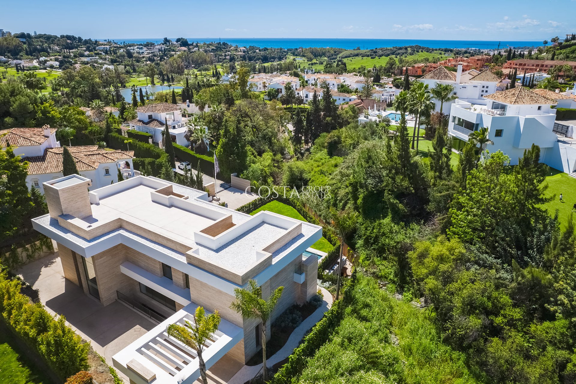 Neue Gebäude - Villa -
Cortés