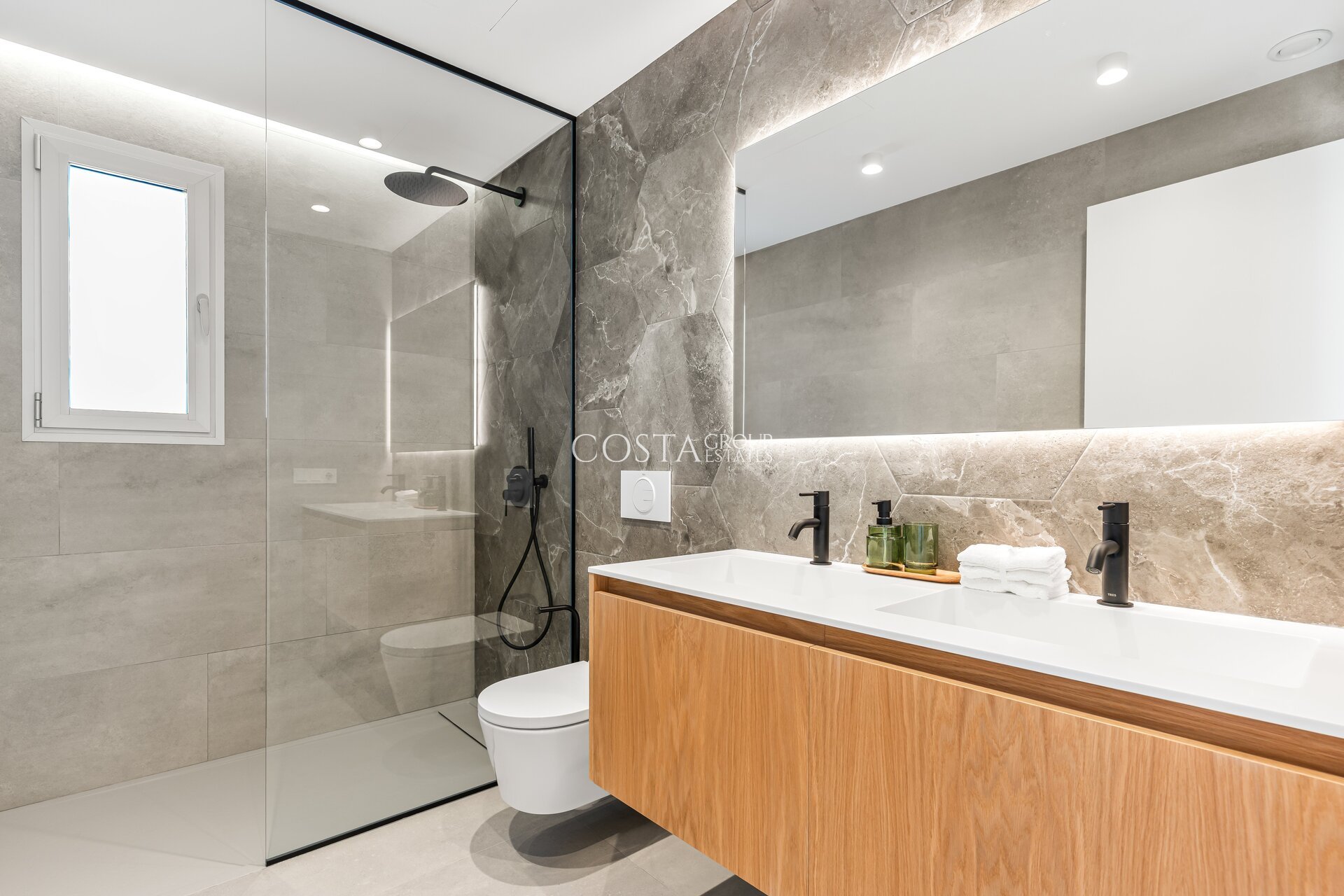 Neue Gebäude - Villa -
Cumbre del Sol