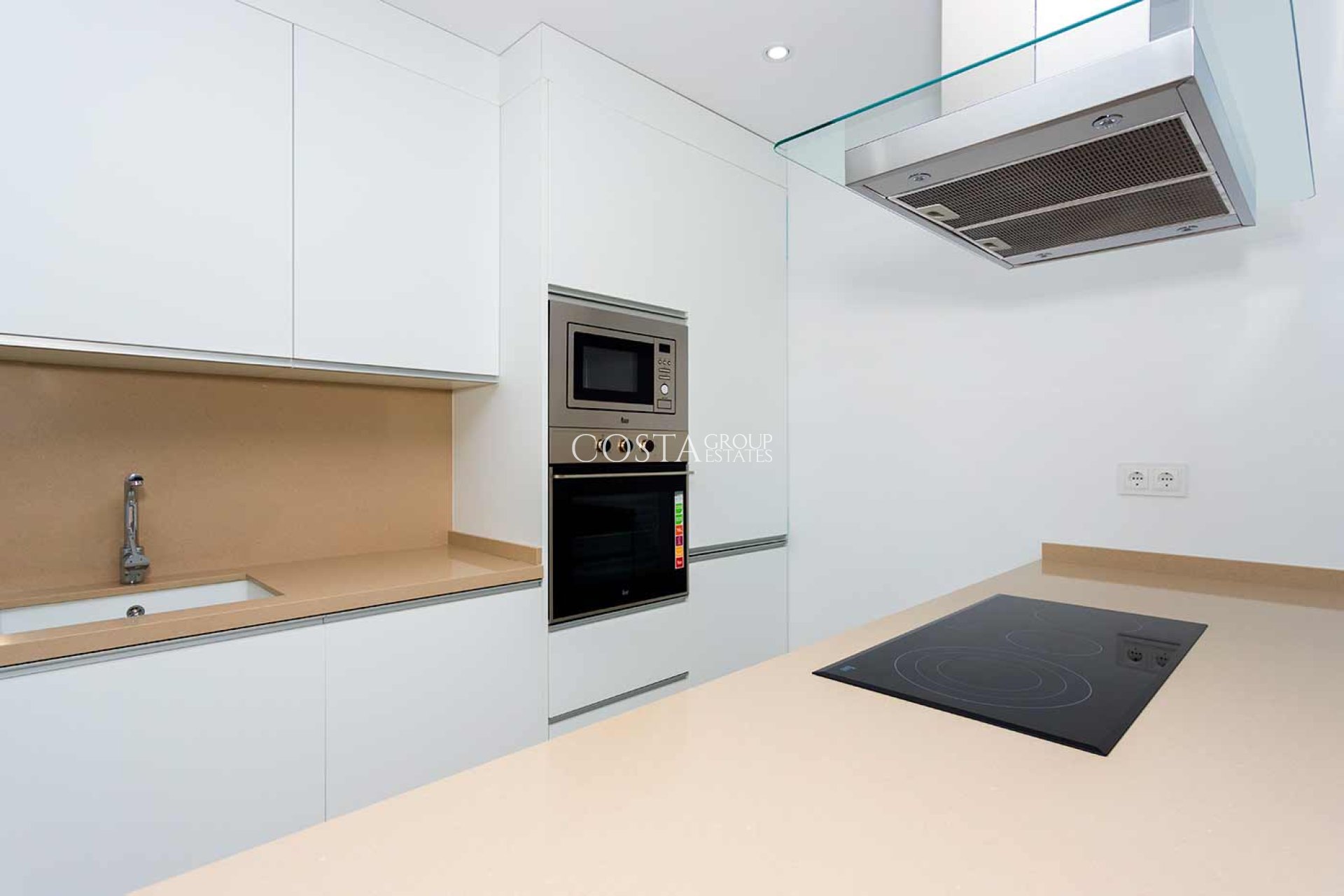 Neue Gebäude - Villa -
Daya Nueva