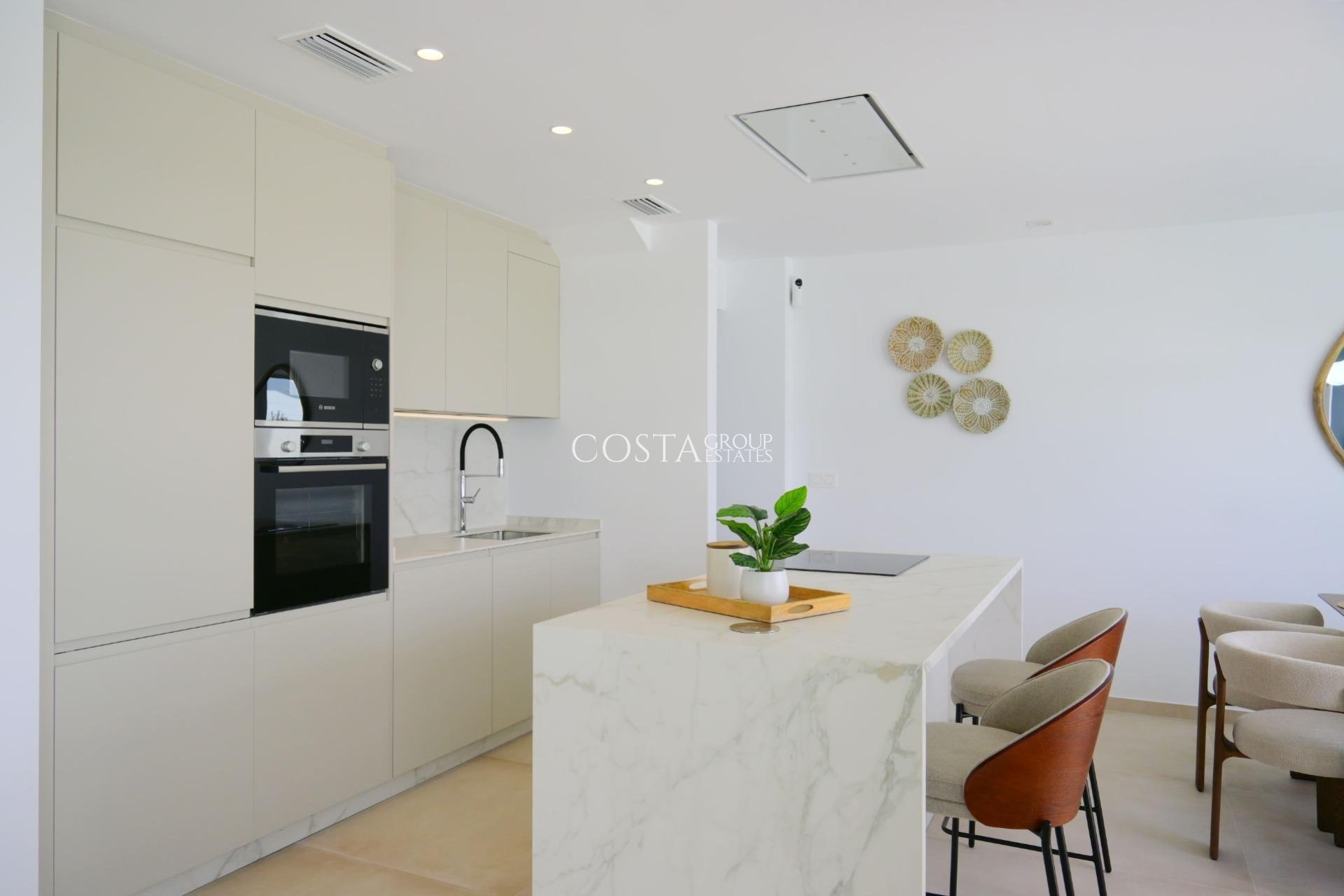 Neue Gebäude - Villa -
Dolores - polideportivo