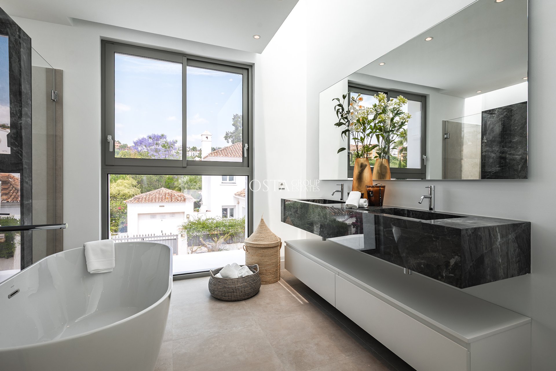 Neue Gebäude - Villa -
El Paraíso