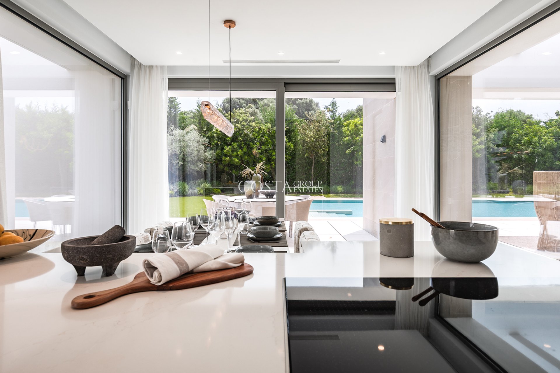 Neue Gebäude - Villa -
El Paraíso