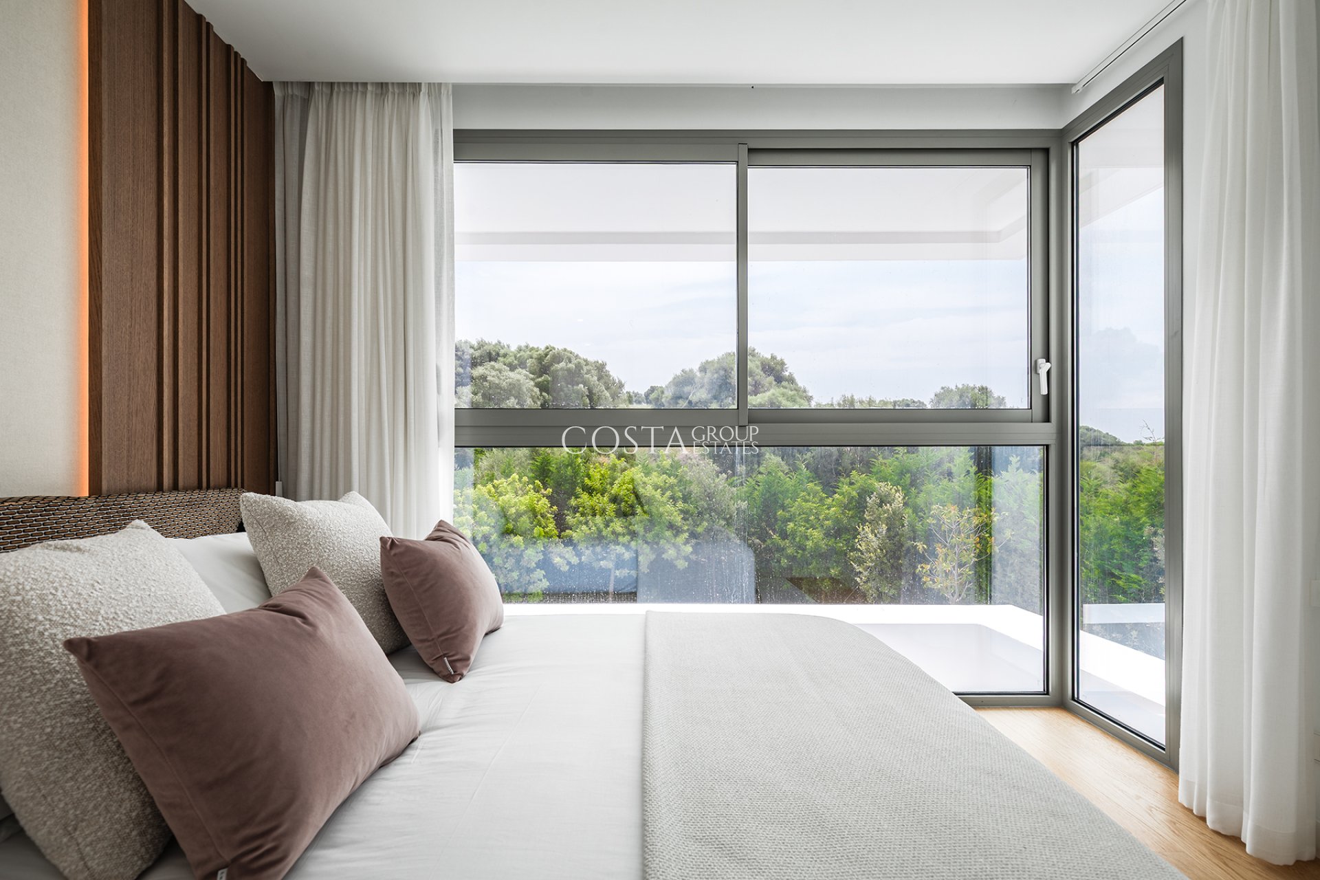 Neue Gebäude - Villa -
El Paraíso