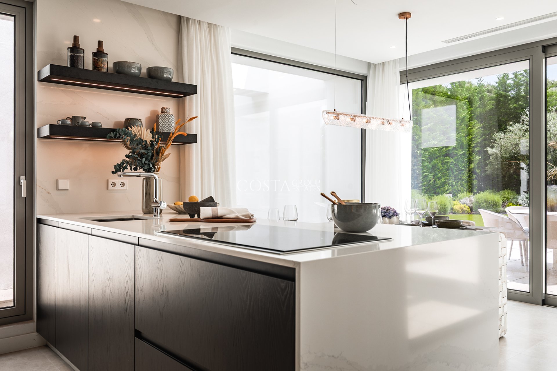 Neue Gebäude - Villa -
El Paraíso