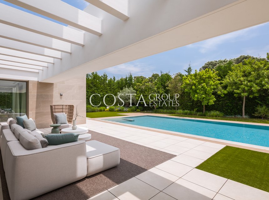 Neue Gebäude - Villa -
El Paraíso