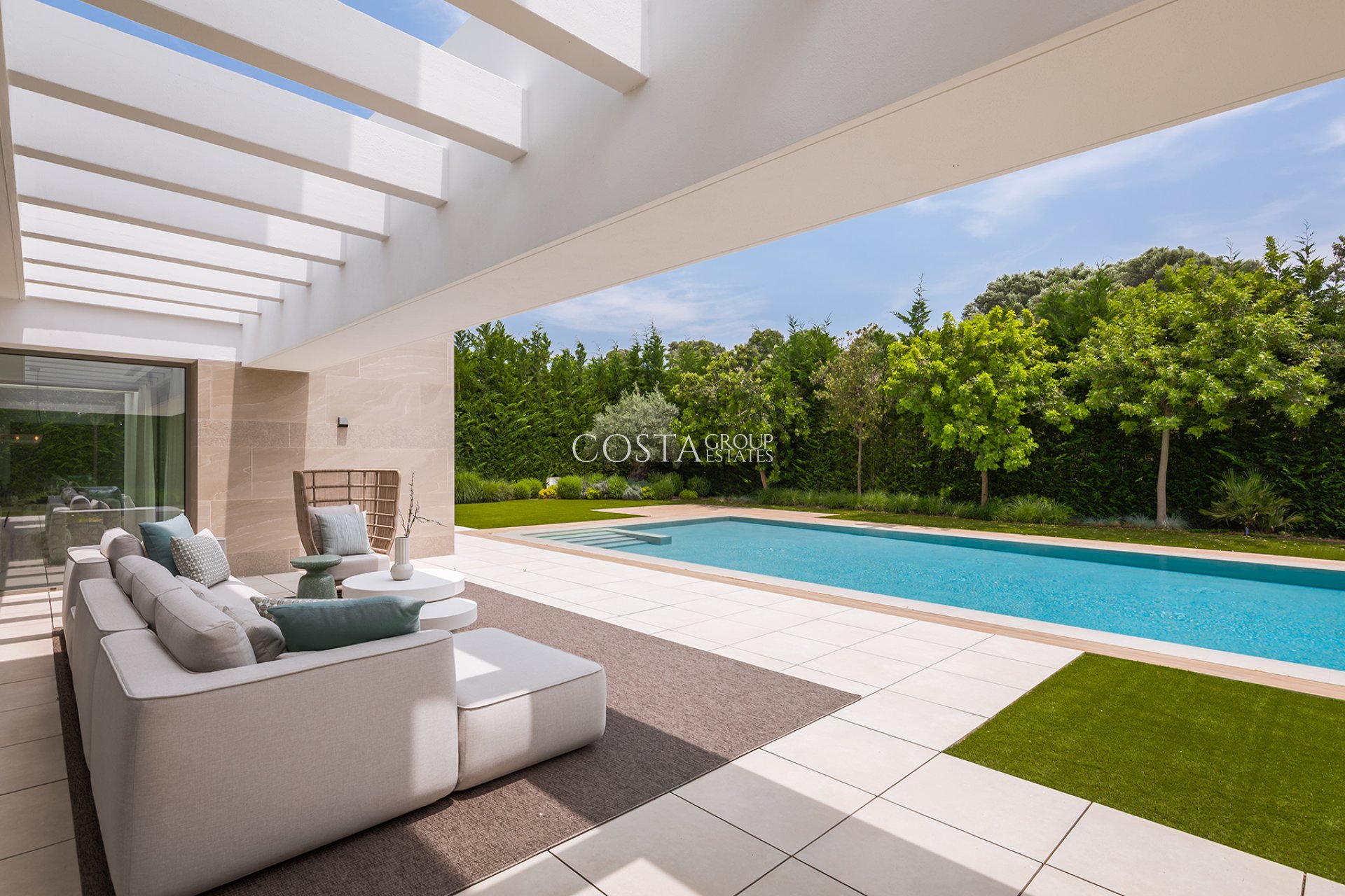 Neue Gebäude - Villa -
El Paraíso