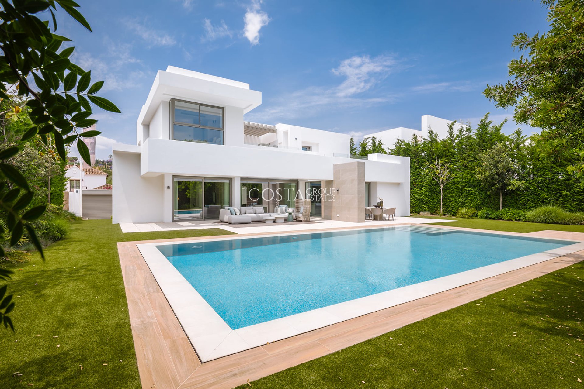 Neue Gebäude - Villa -
El Paraíso