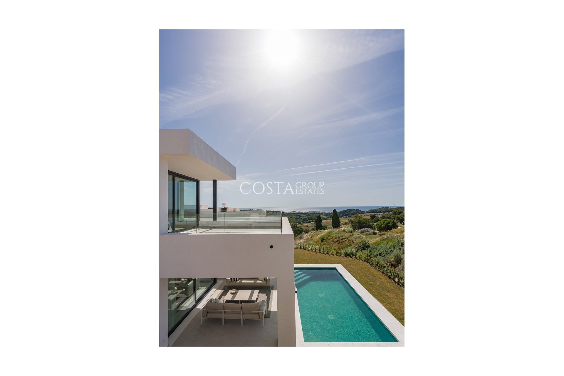 Neue Gebäude - Villa -
Estepona