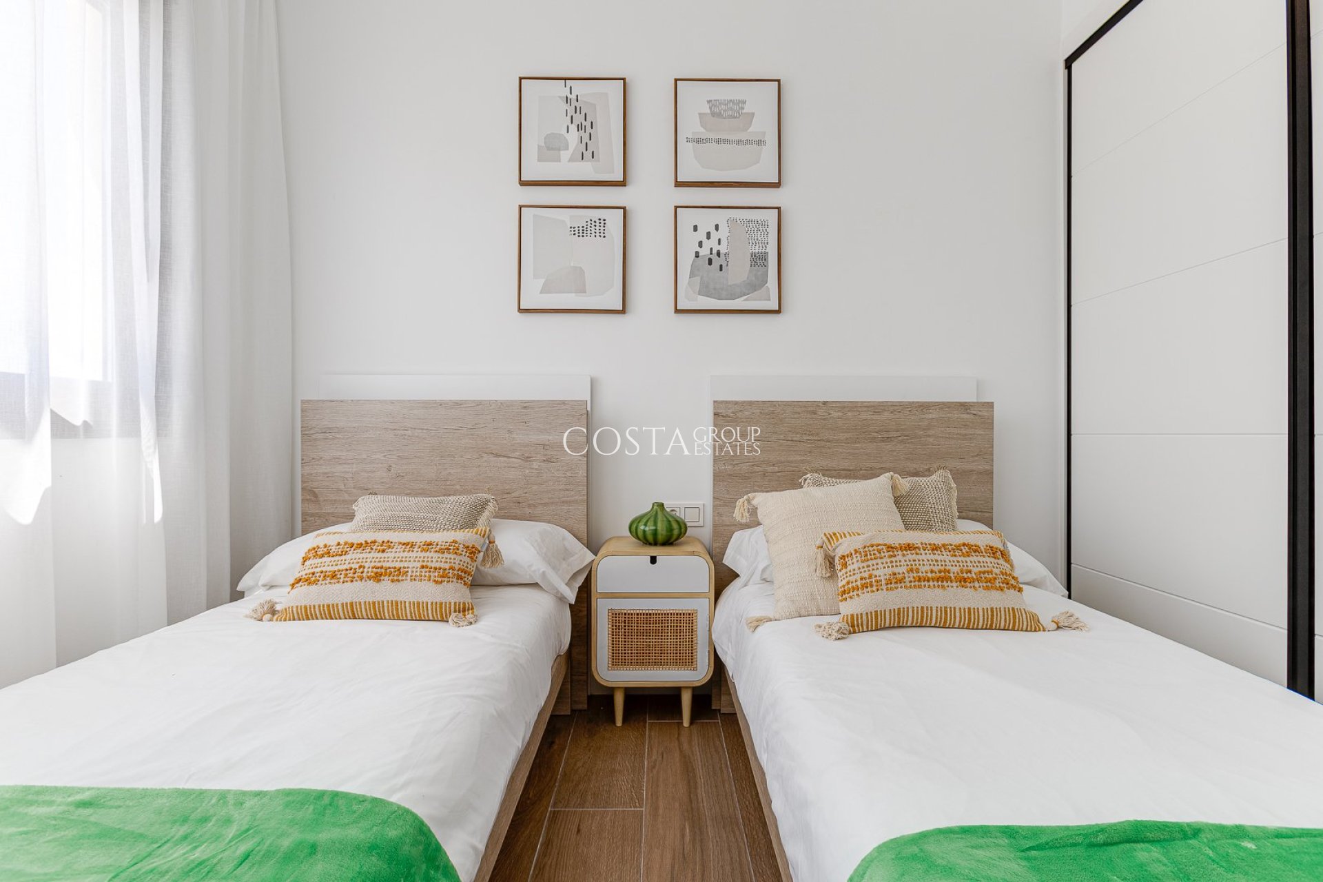 Neue Gebäude - Villa -
Finestrat