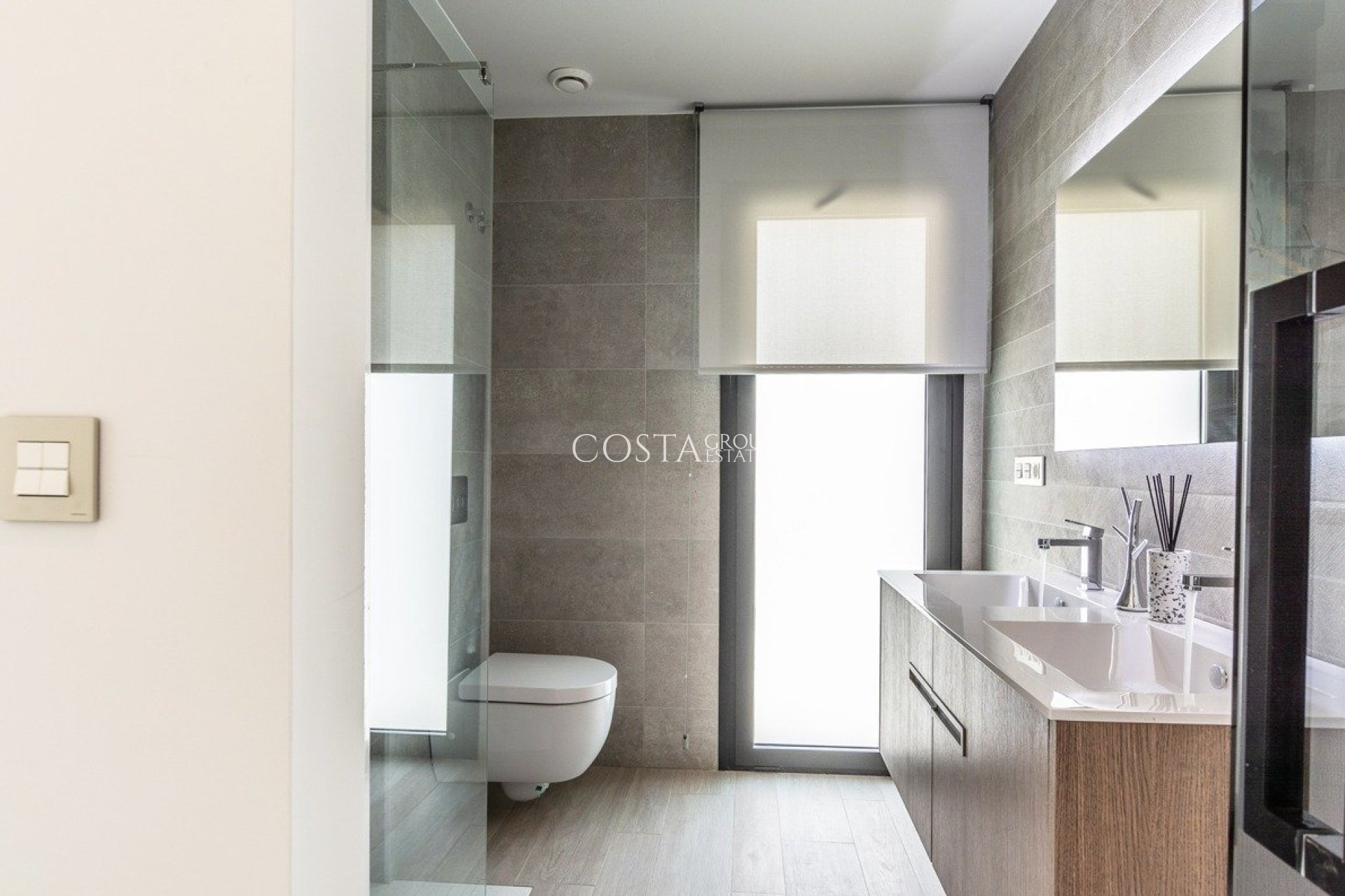 Neue Gebäude - Villa -
Finestrat