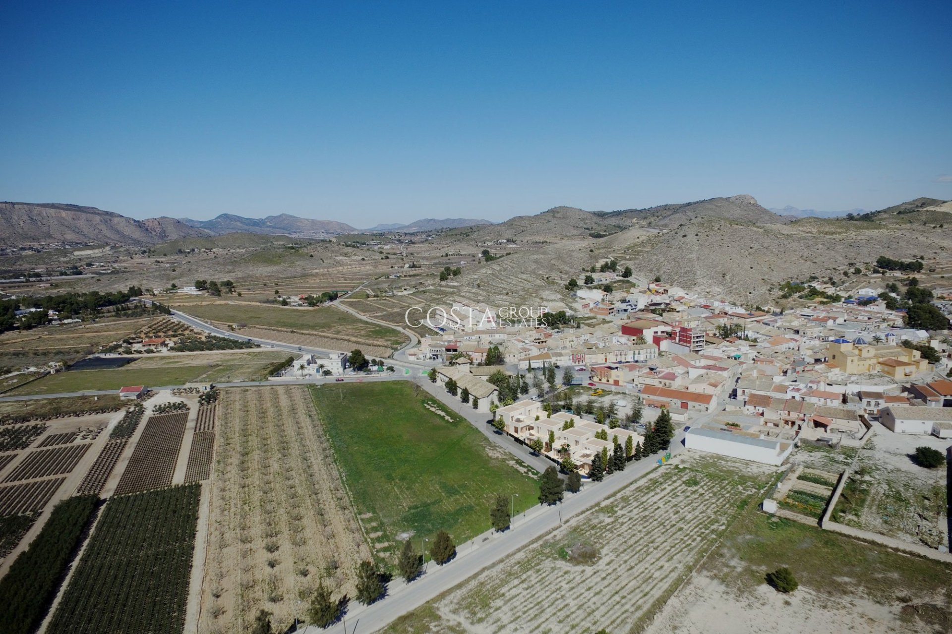 Neue Gebäude - Villa -
Hondón de las Nieves