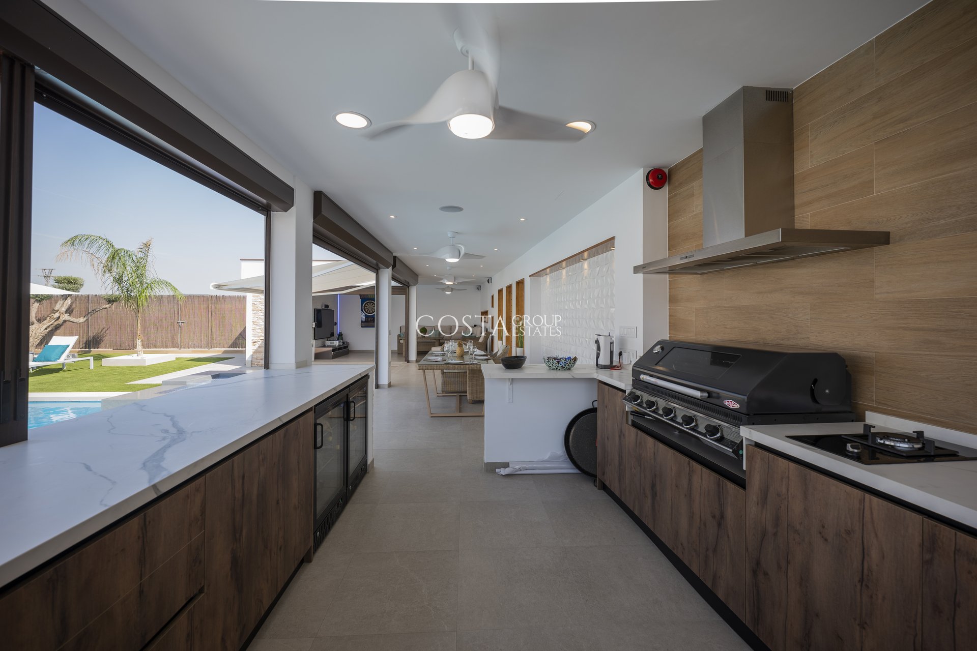 Neue Gebäude - Villa -
Jerónimo y Avileses