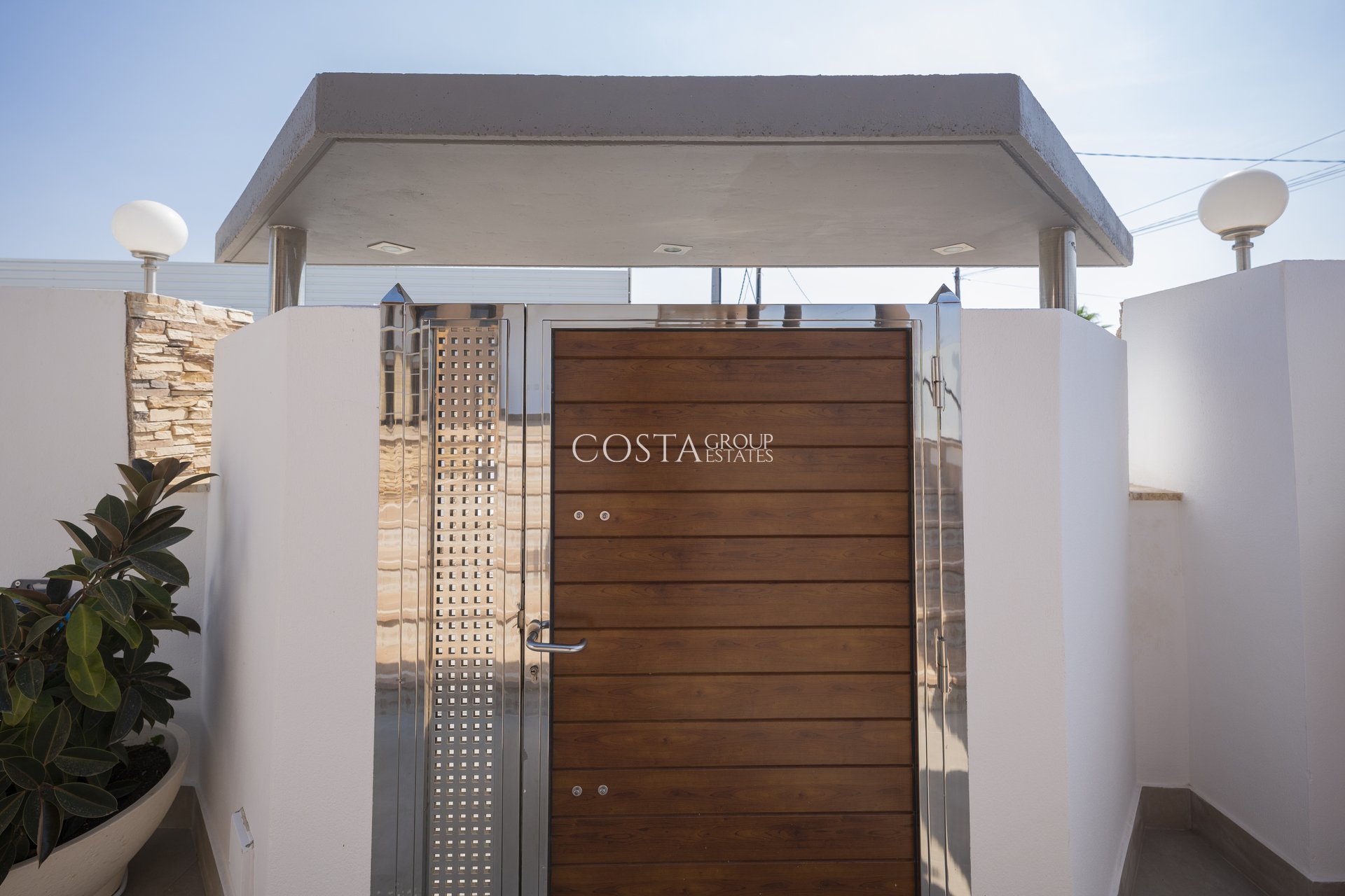 Neue Gebäude - Villa -
Jerónimo y Avileses