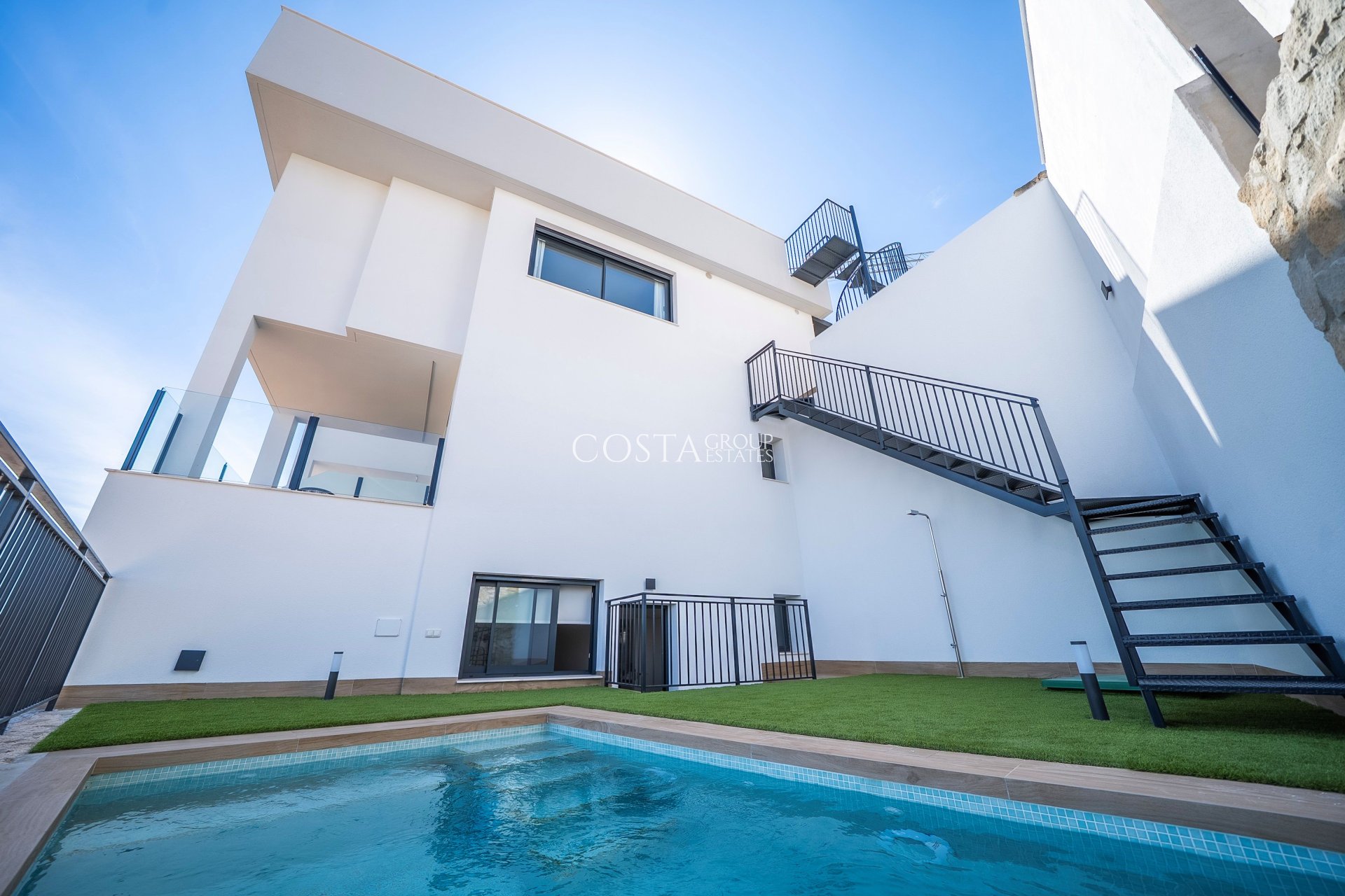 Neue Gebäude - Villa -
La Finca Golf