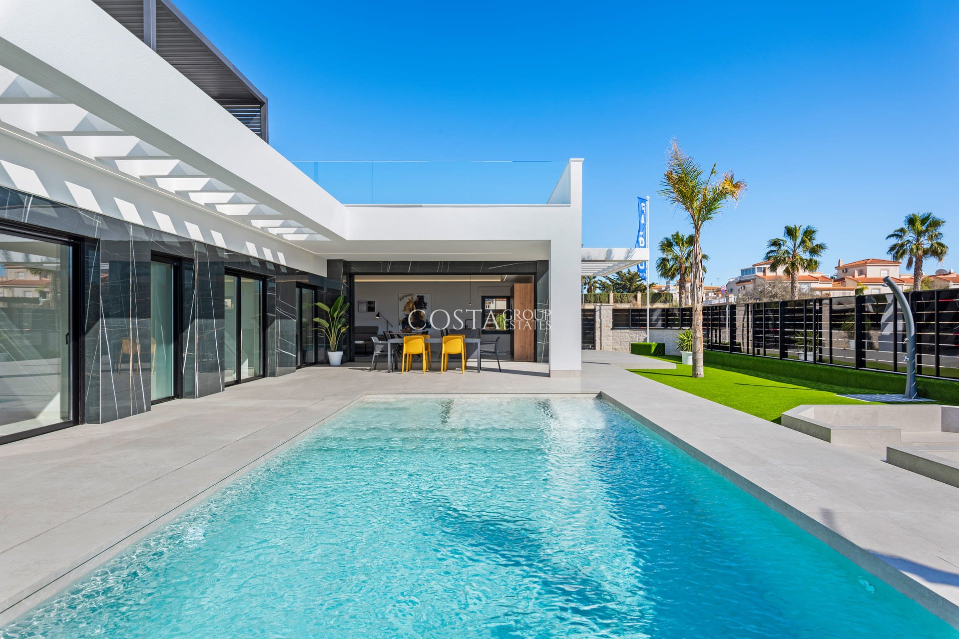 Neue Gebäude - Villa -
La Finca Golf