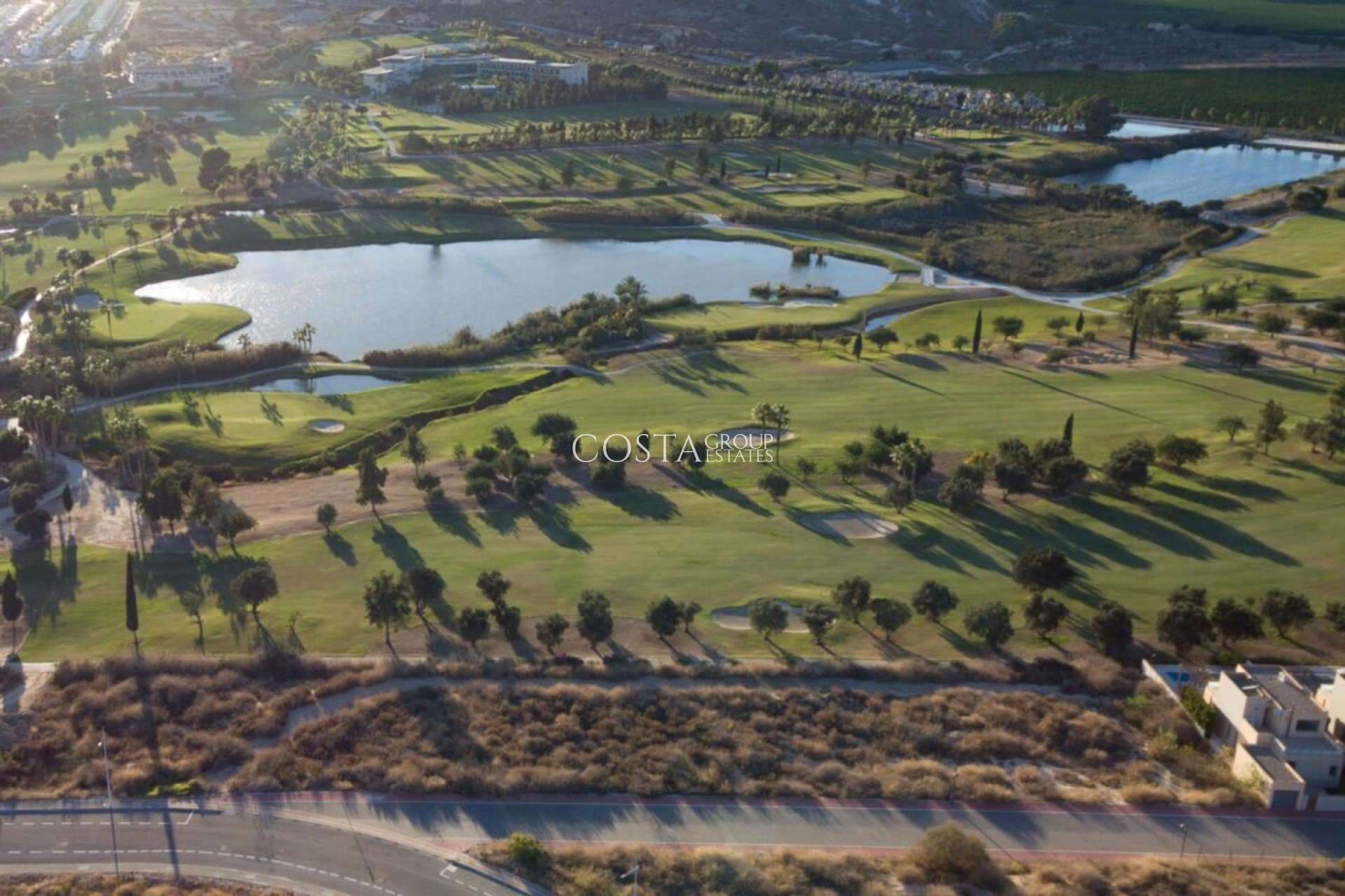 Neue Gebäude - Villa -
La Finca Golf