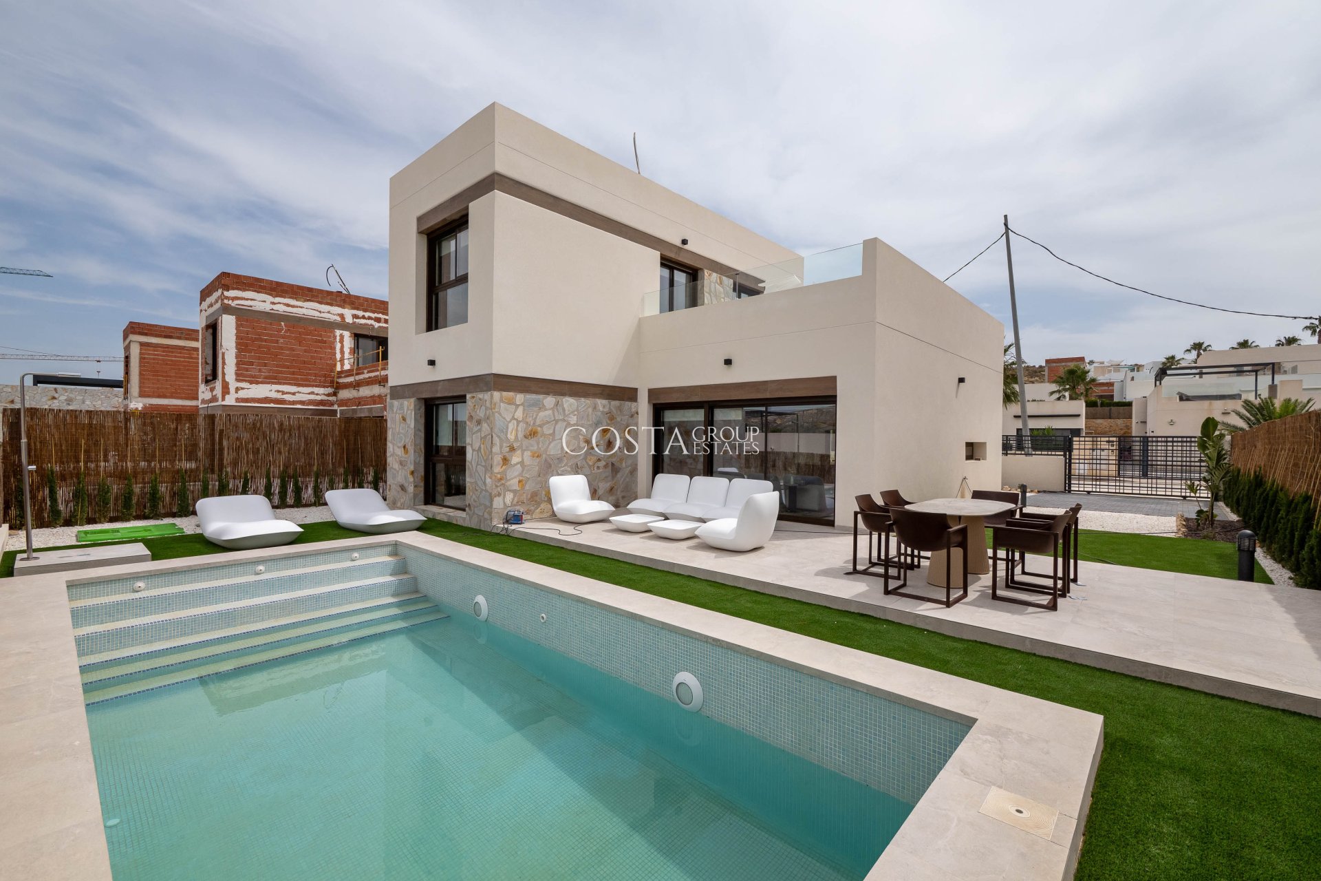 Neue Gebäude - Villa -
La Finca Golf