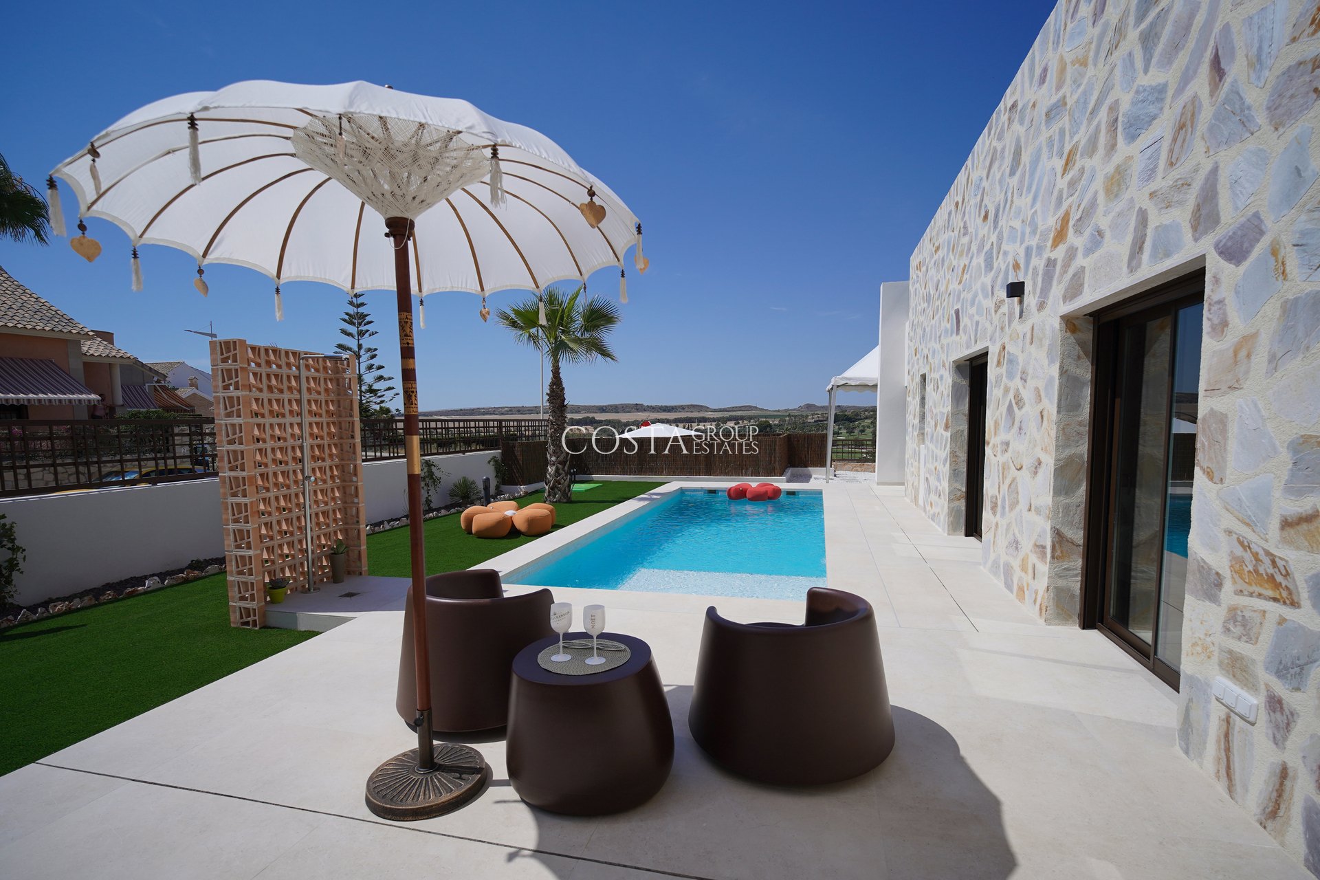 Neue Gebäude - Villa -
La Finca Golf