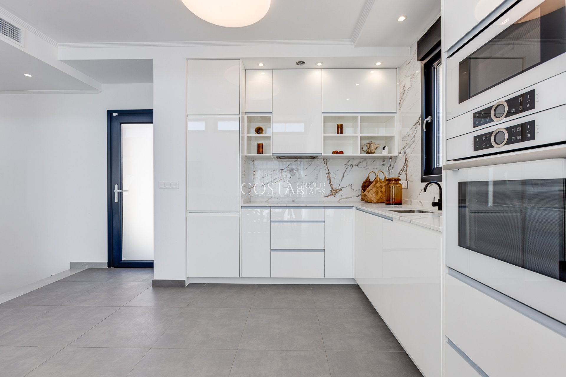 Neue Gebäude - Villa -
La Mata